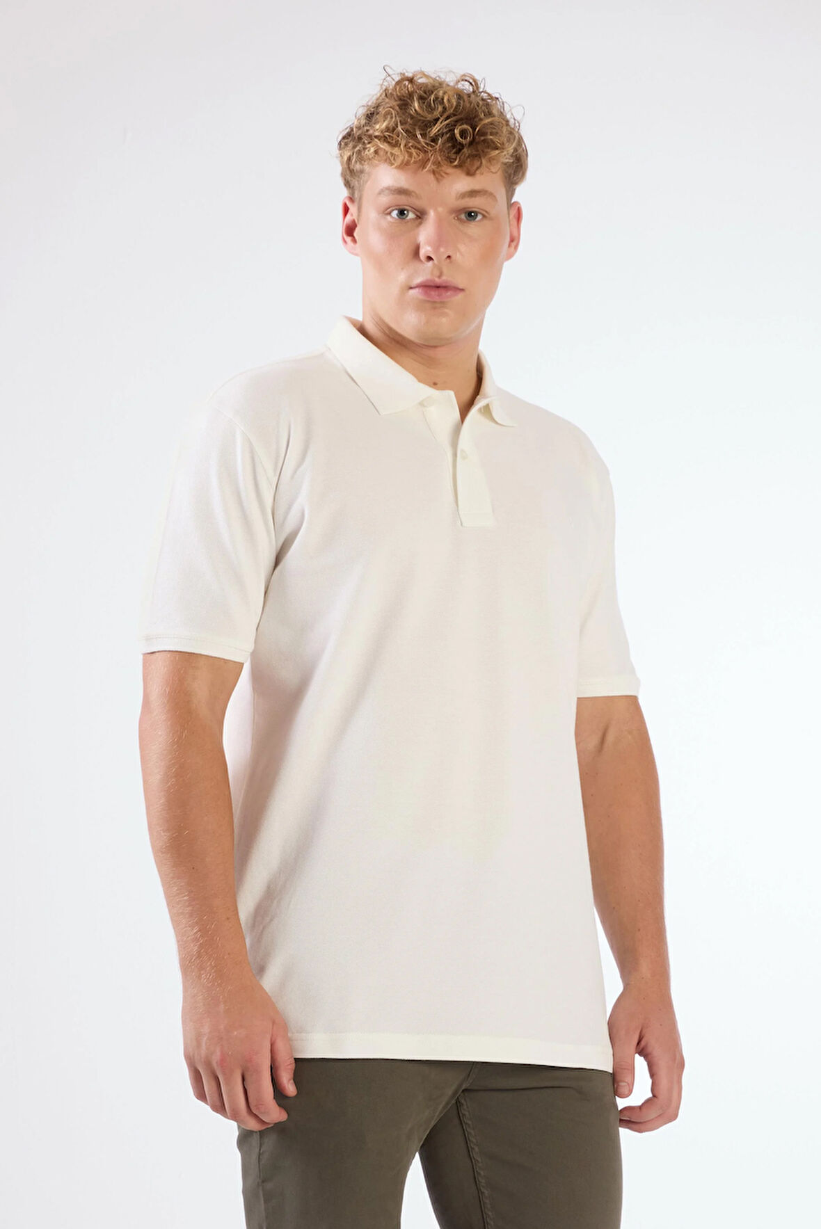 Beyaz Polo Yaka Pamuklu Düz Renk Slim Fit Erkek T-shirt