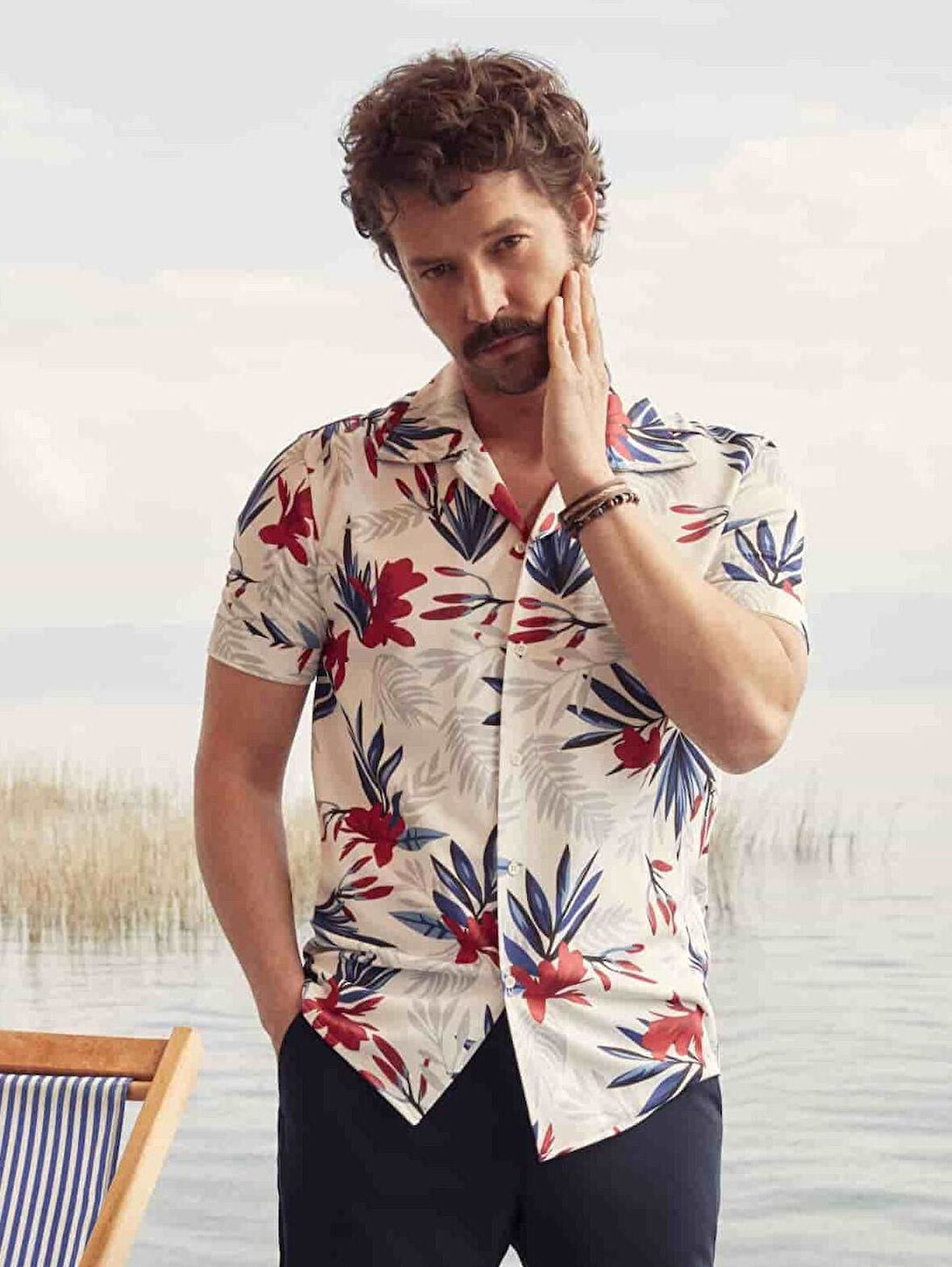 Dufy Kırmızı Erkek Regular Fit Çiçek Desenli Brent Alttan Düğmeli Yaka Kısa Kol Gömlek - 94920