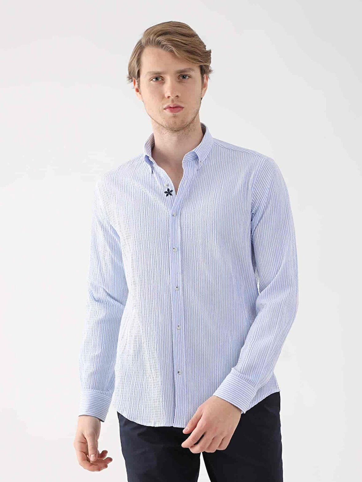 Dufy Açık Mavi Erkek Slim Fit Gofre Desenli Düğmeli Yaka Uzun Kol Gömlek - 95018