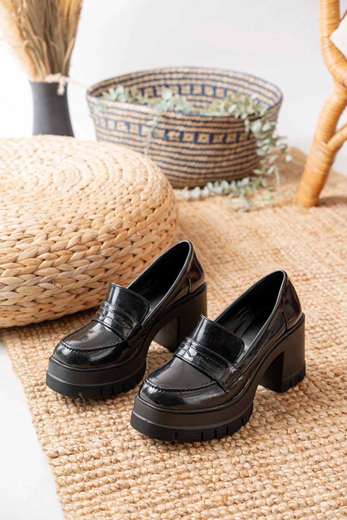 Kadın Tokasız 8 Cm Loafer Model Topuklu Ayakkabı  Siyah Rugan