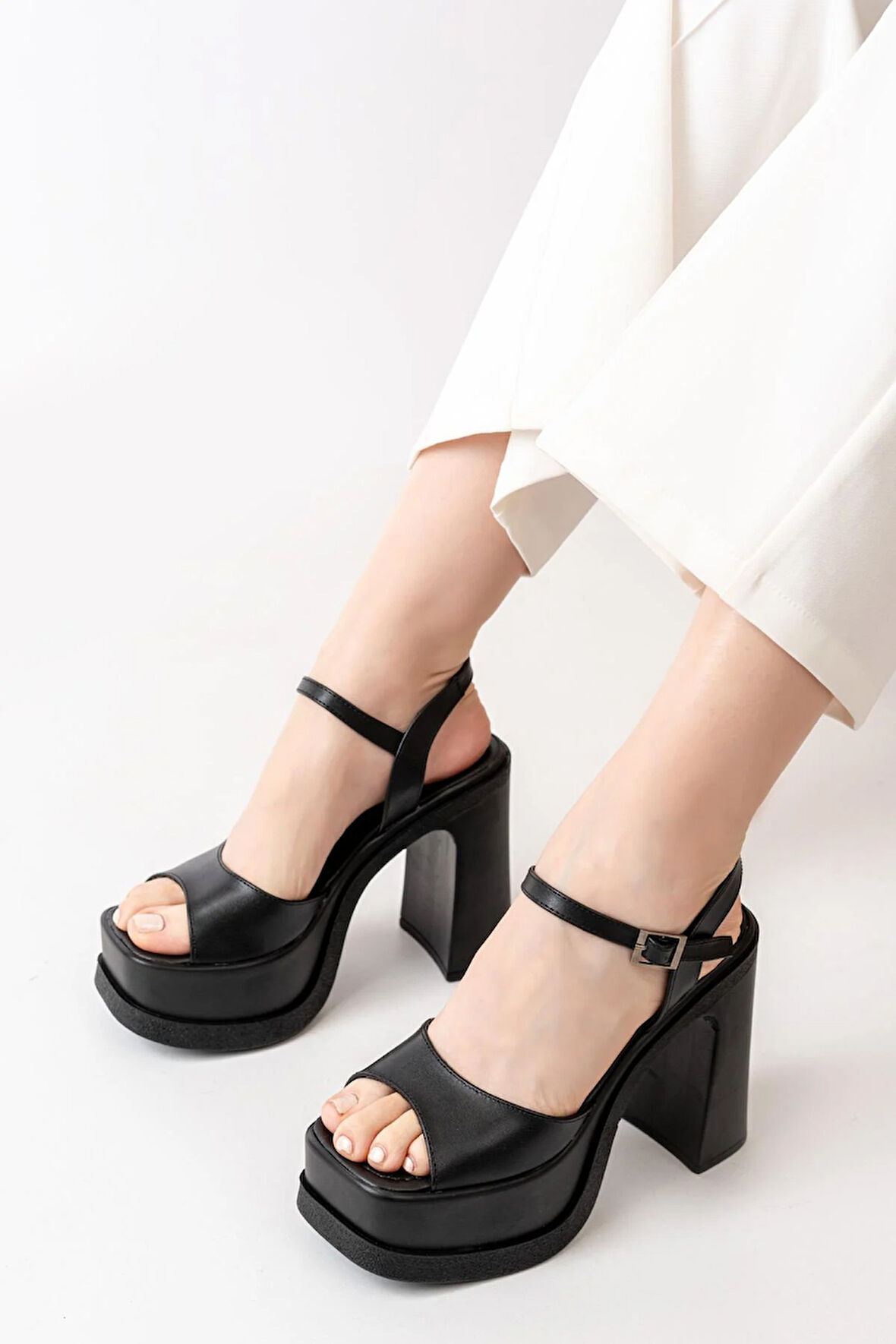 Kadın Tek Bantlı (12cm) Platformlu Topuklu Ayakkabı  siyah