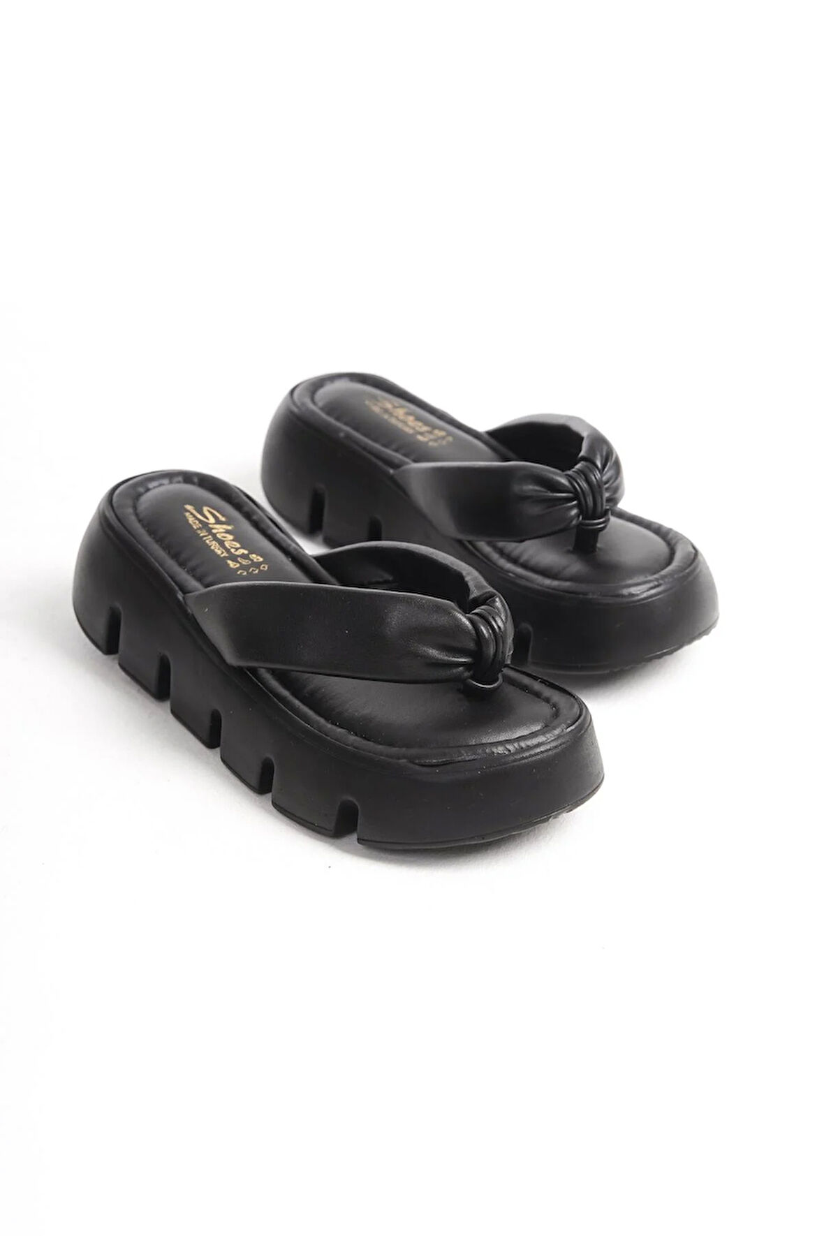 Kadın Siyah Kalın Tabanlı Parmak Arası Terlik  siyah