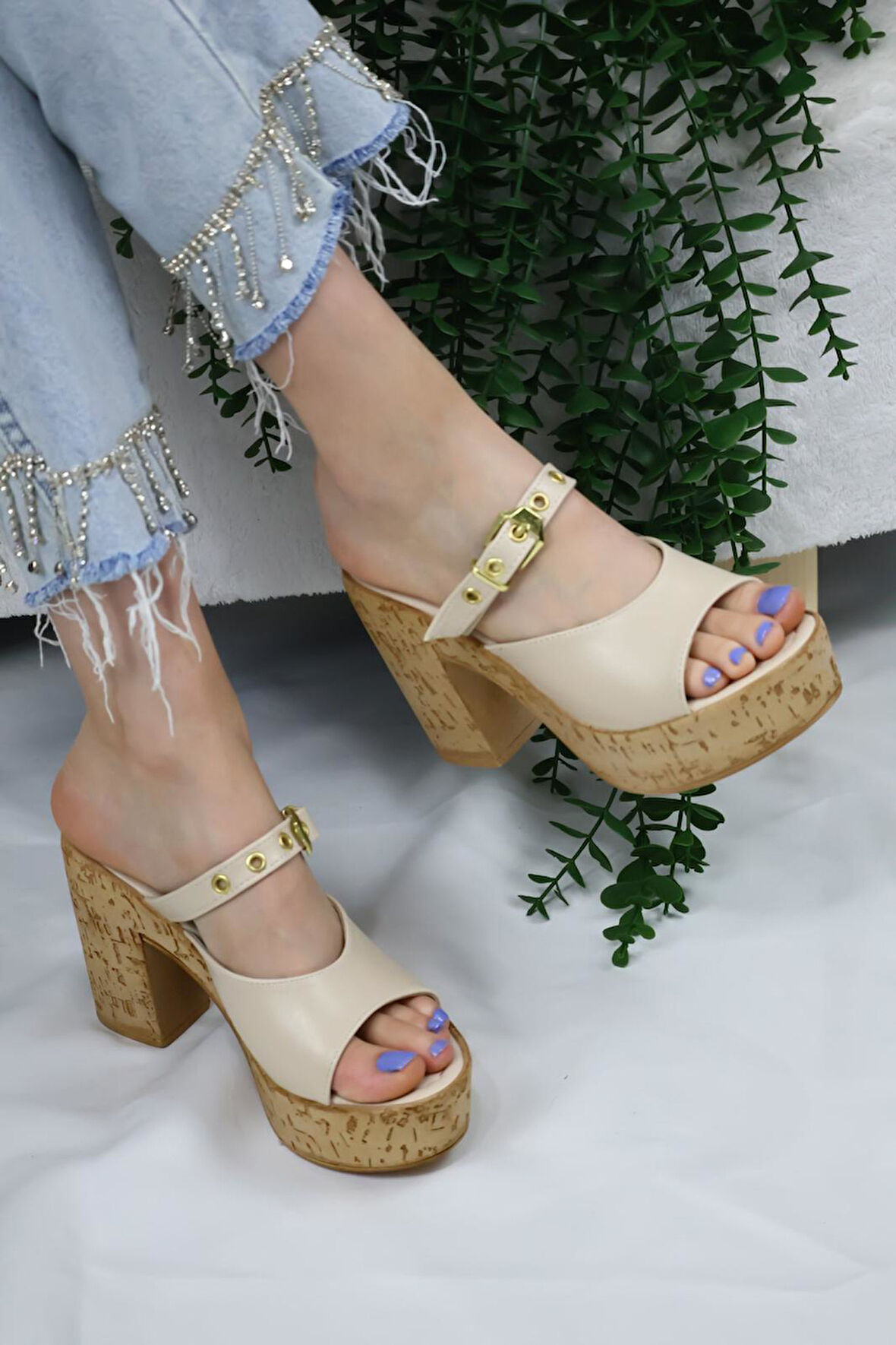 Kadın Mantar Topuklu Sandalet Terlik  Bej