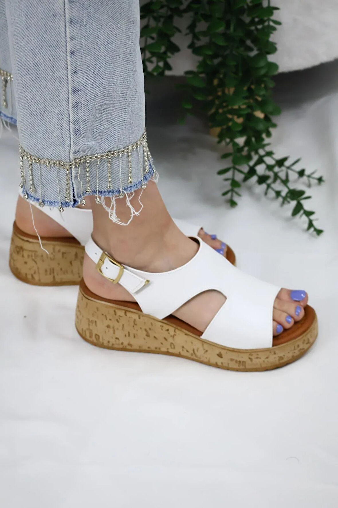 Kadın Elena Mantar Taban Ortopedik Sandelet  Beyaz