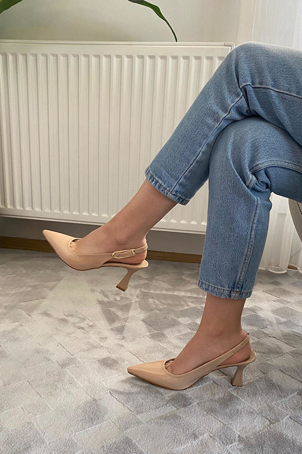 Kadın Motto Nud Rugan Sivri Burun Arkası Acık 8 cm Topuklu Ayakkabı