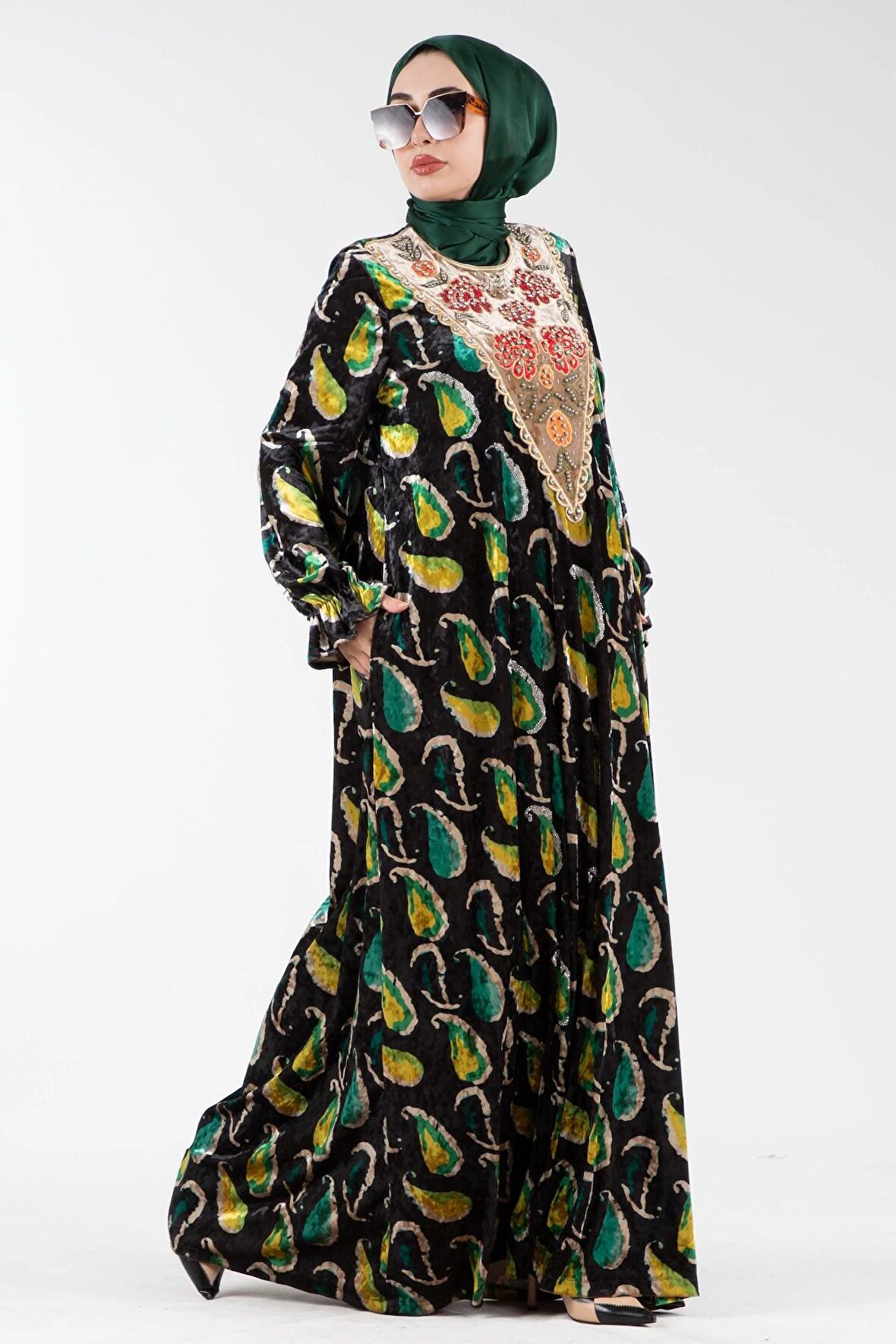 Yakası işlemeli Şal Desen Kadife Elbise-Zümrüt Yeşili
