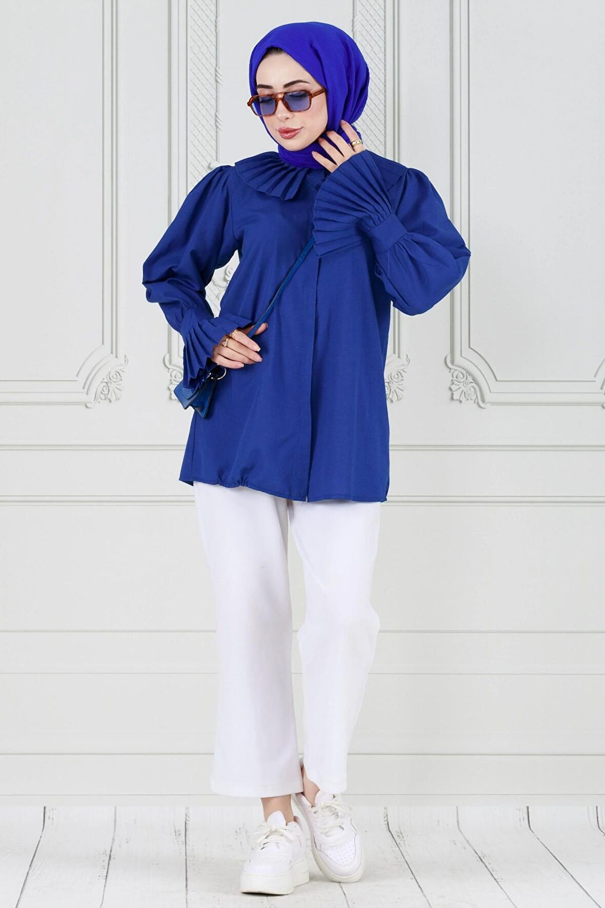 Gül Broşlu Kolu Fırfırlı Tunik-Mavi