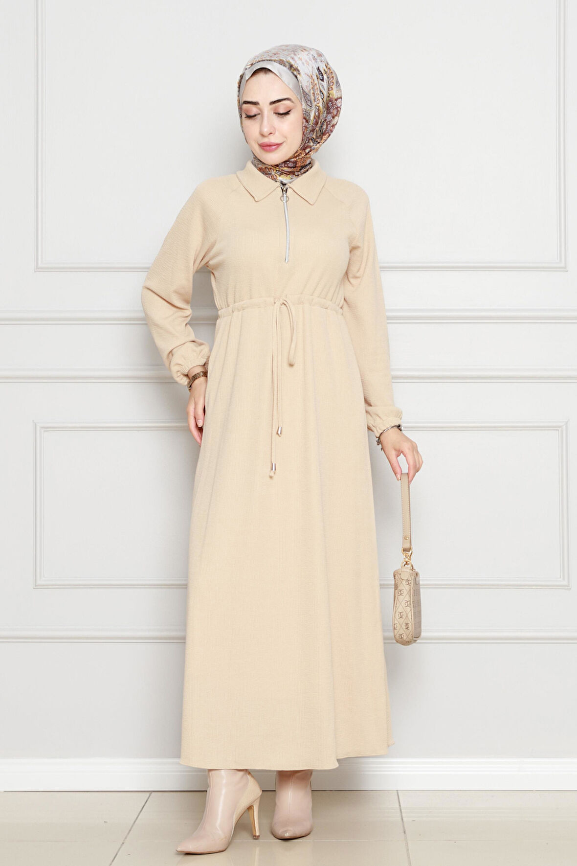 Beli Tünelli Fermuarlı Cepli Elbise-Bej