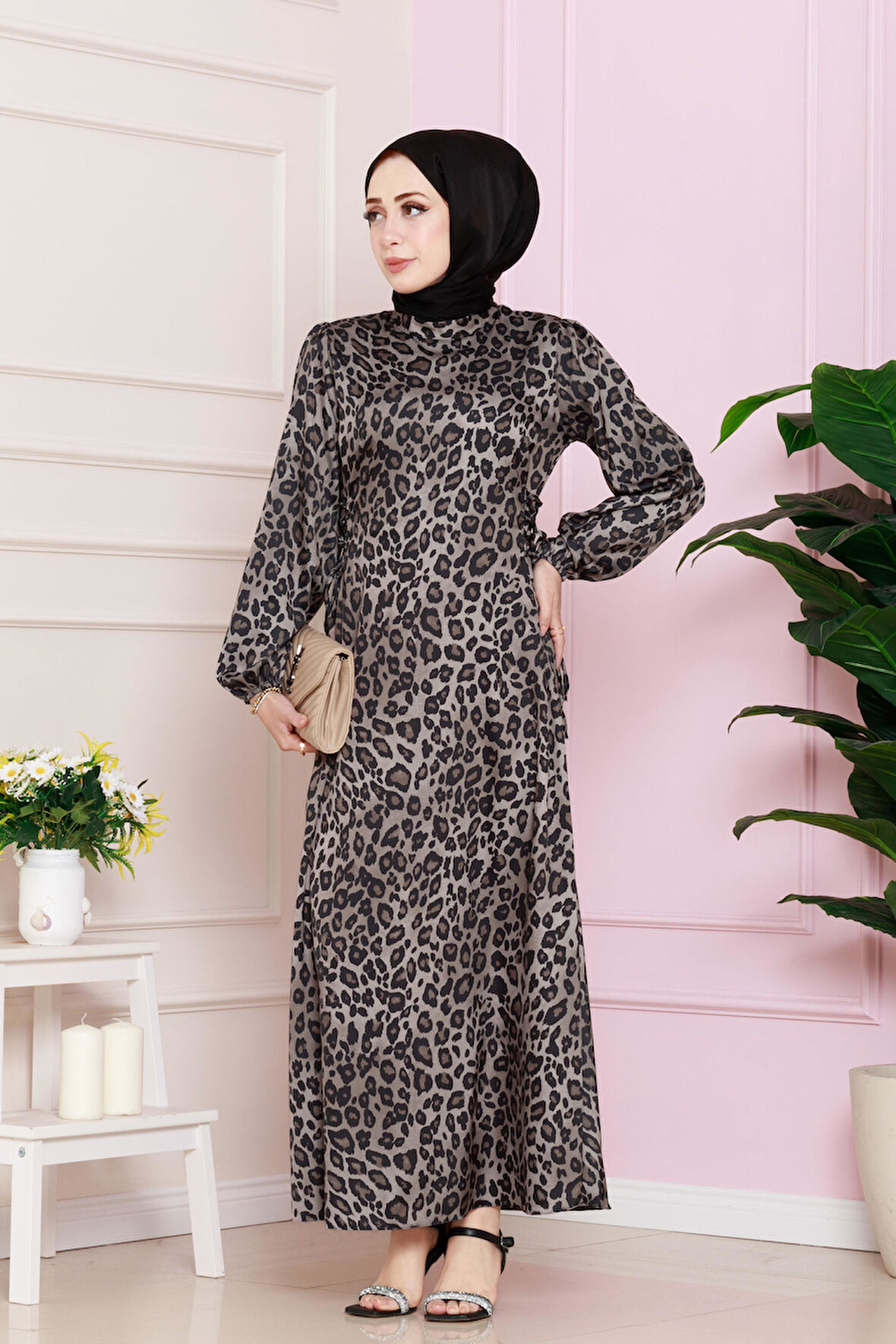 Yanı Bağcıklı Leopar Desenli Tesettür Abiye-VİZON