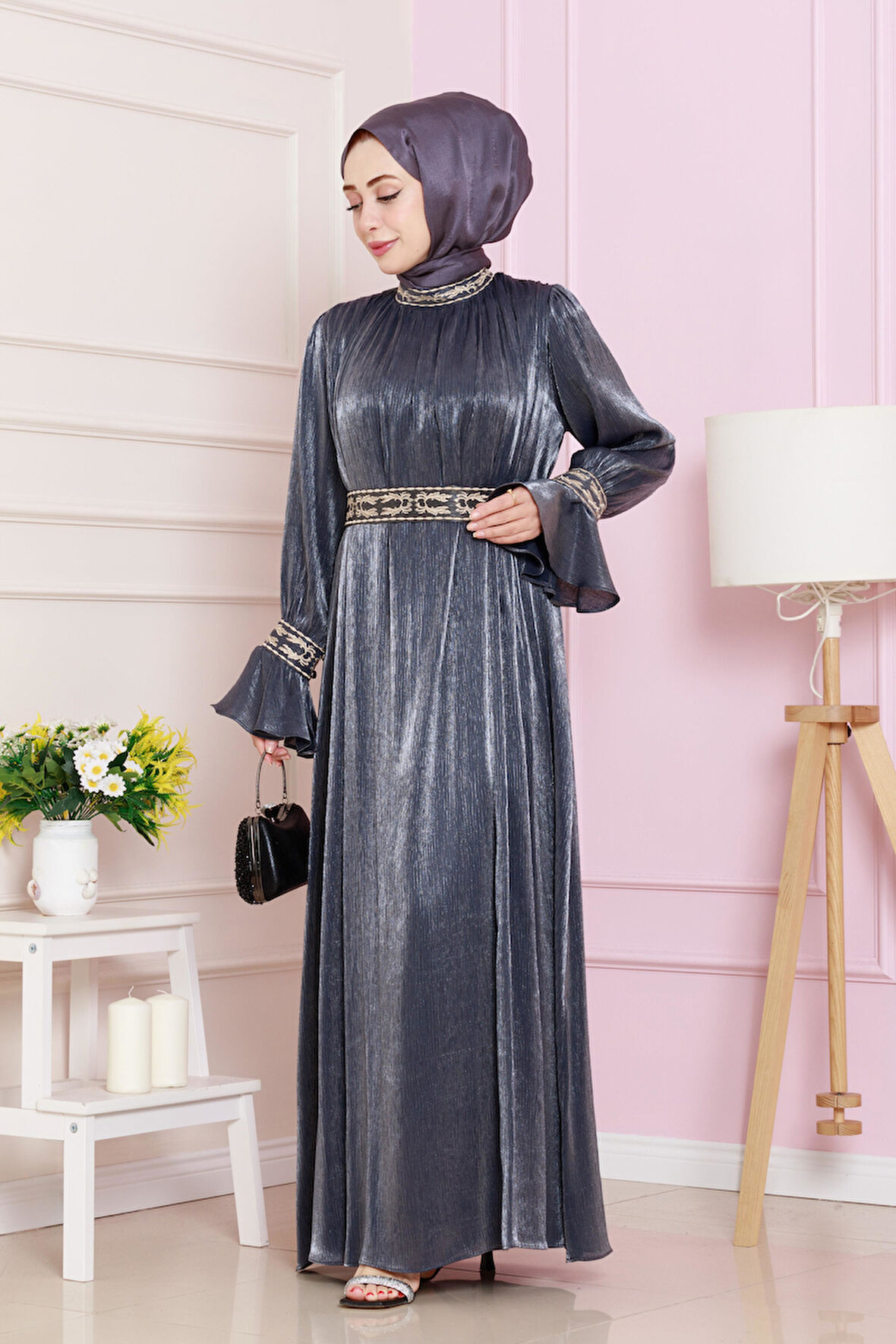 Kolu Volanlı Nakış Detaylı Abiye-Lacivert