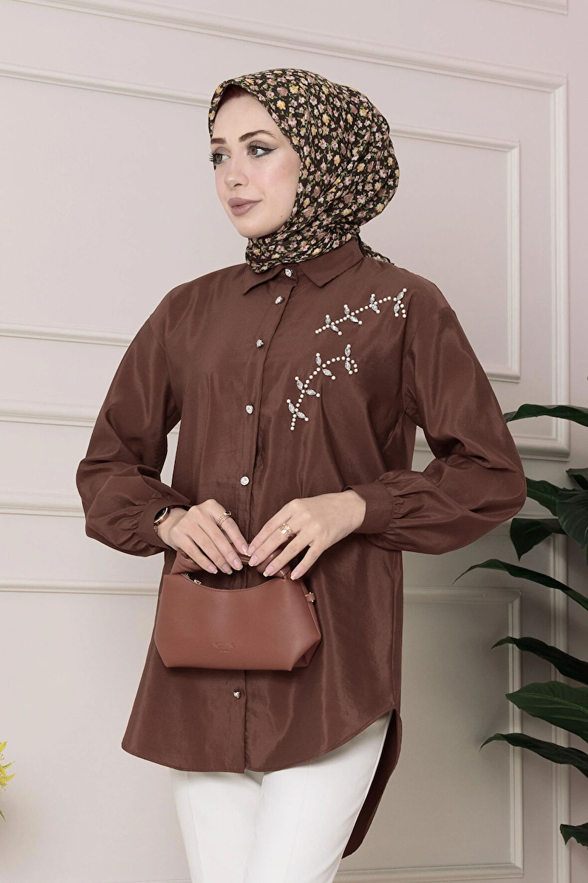 Önü İnci Taş İşlemeli Tunik-Kahverengi