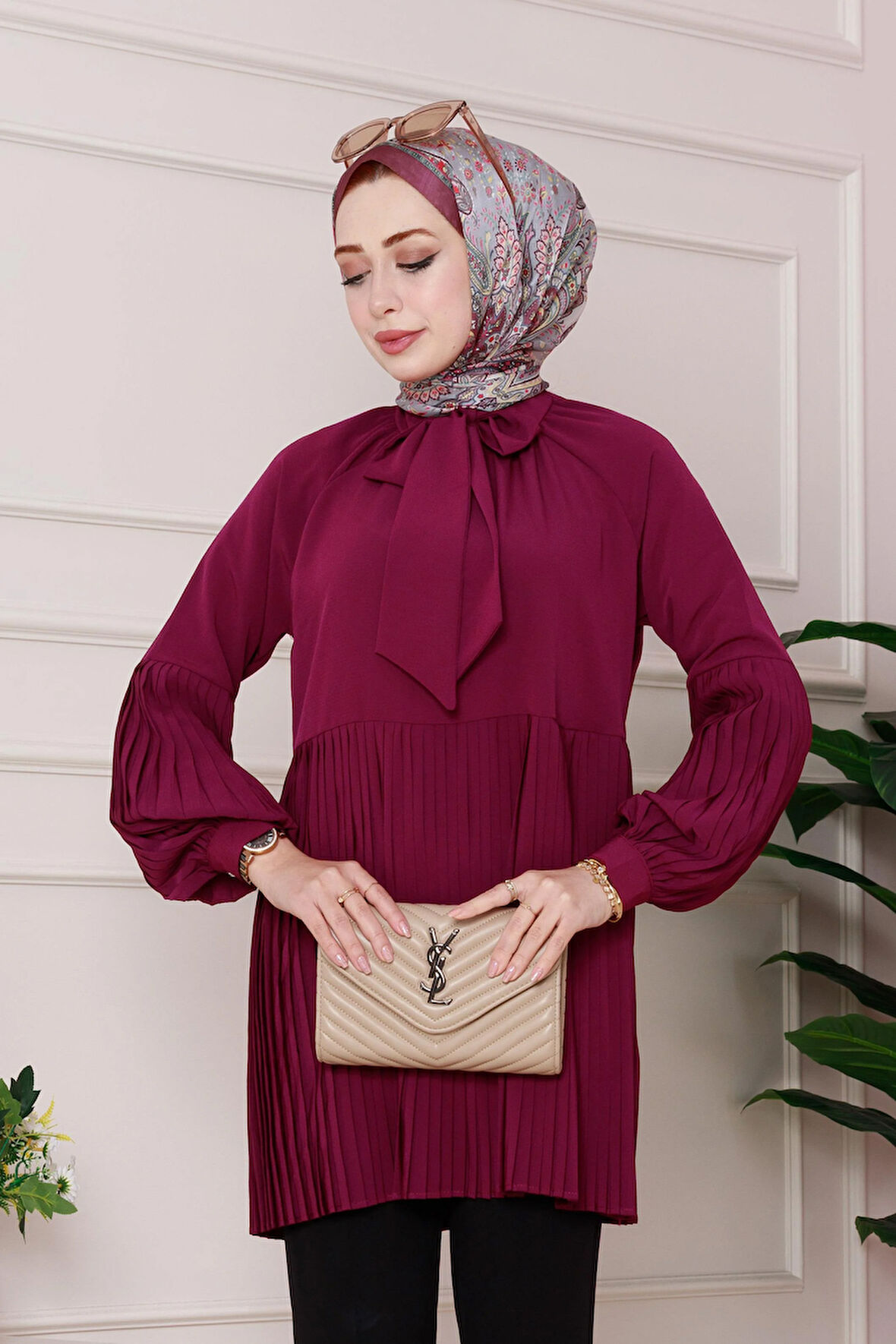 Yakası Fiyonk Detaylı Piliseli Tunik-Mürdüm