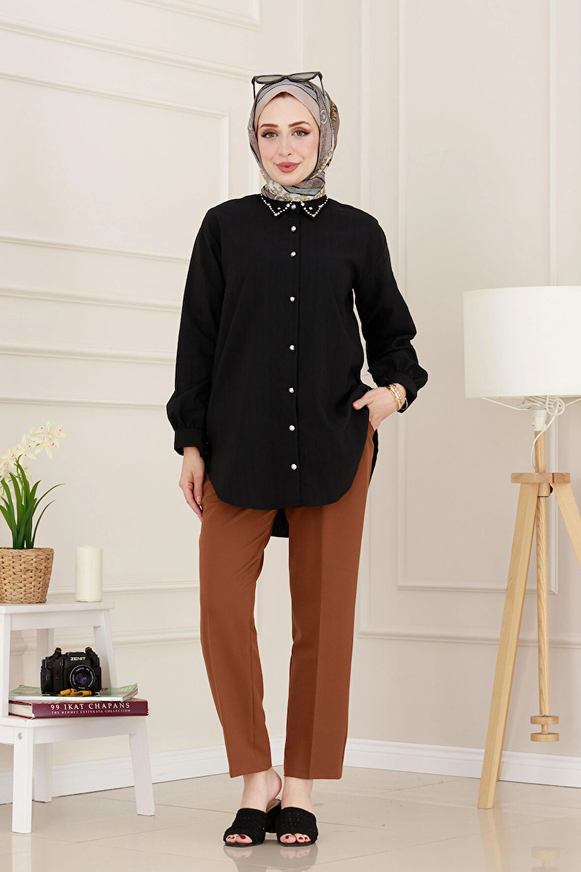 Taş Detaylı Hilal Tunik-Siyah