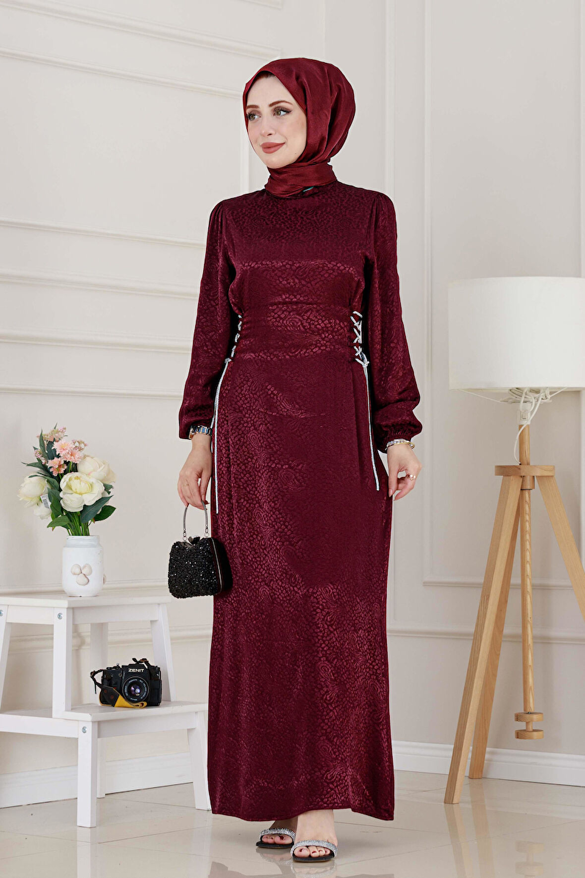 Buse Yanı Bağcıklı Saten Abiye-Bordo