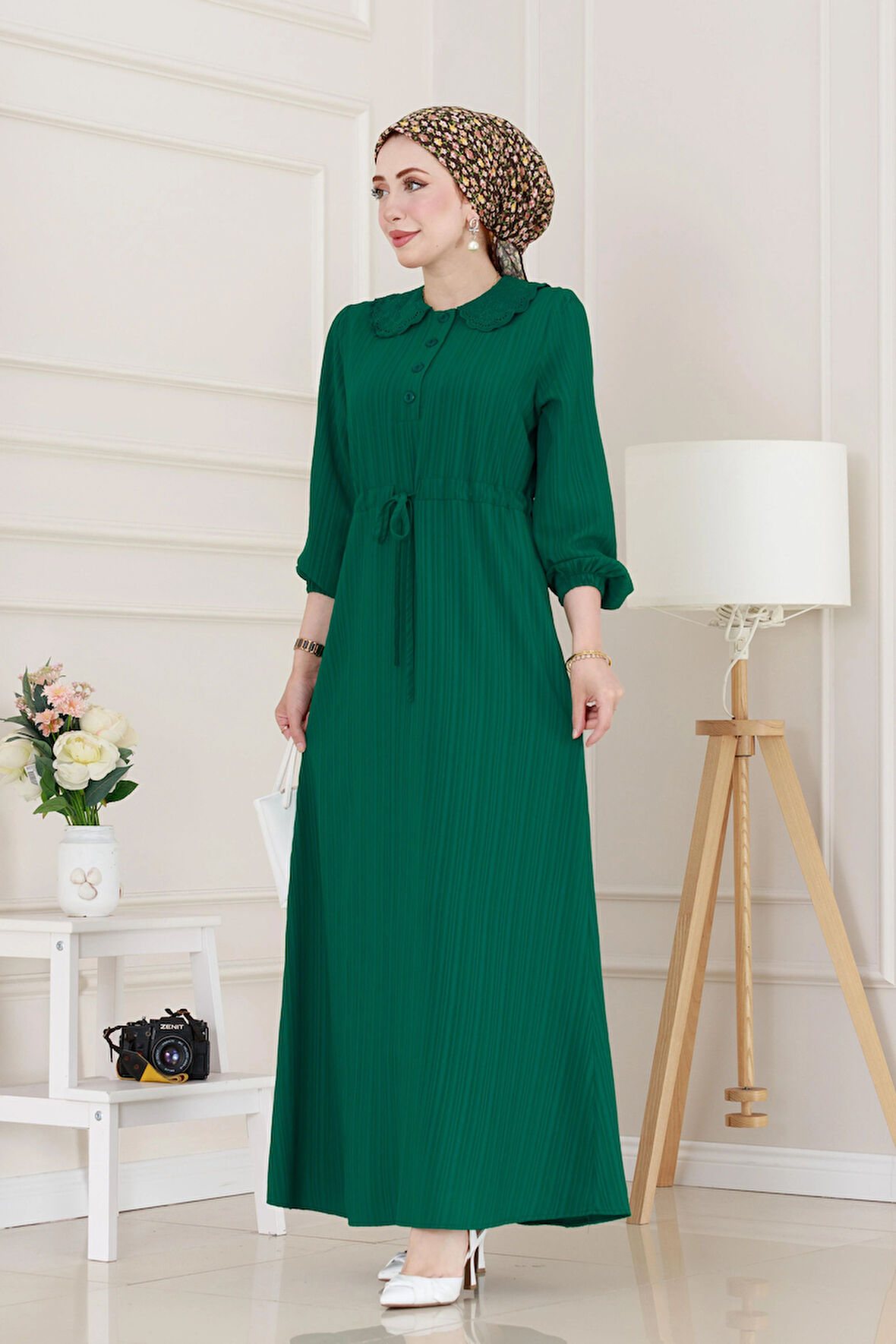 Yakası Güpür Nova Elbise-Zümrüt Yeşili