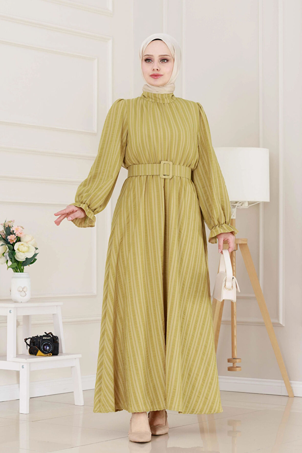 Kolu Volanlı Kemerli Henna Elbise-Hardal