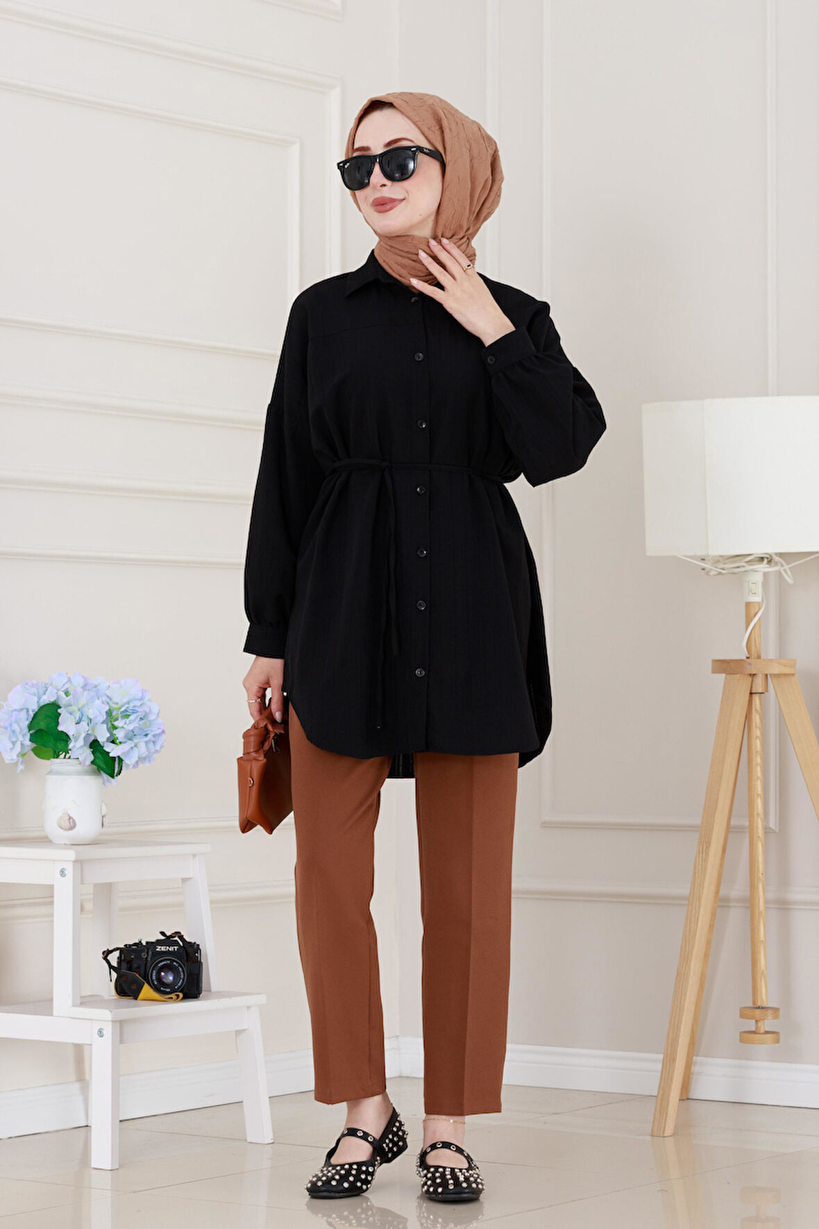 Önü Ekli Bol Kalıp Tunik-Siyah