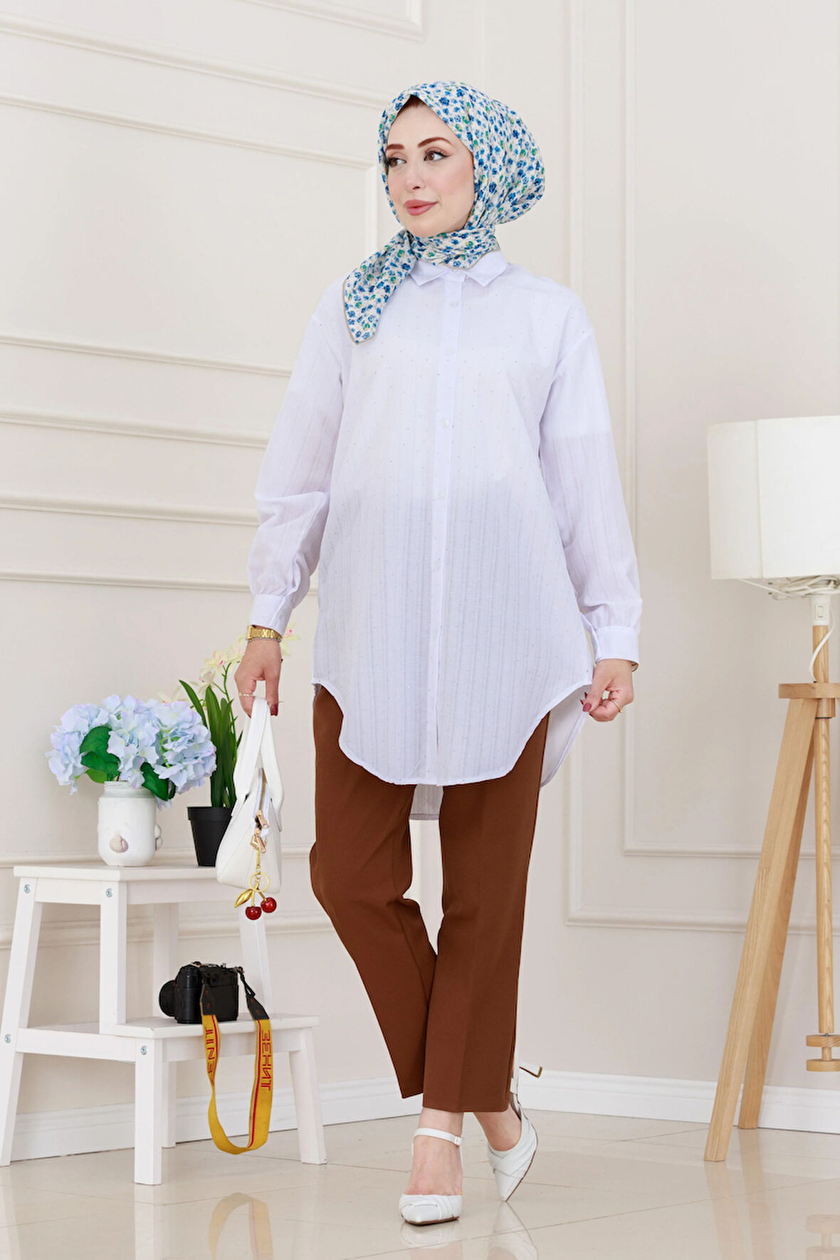 Göğüsü Taş Detaylı Oversize Tunik-Beyaz