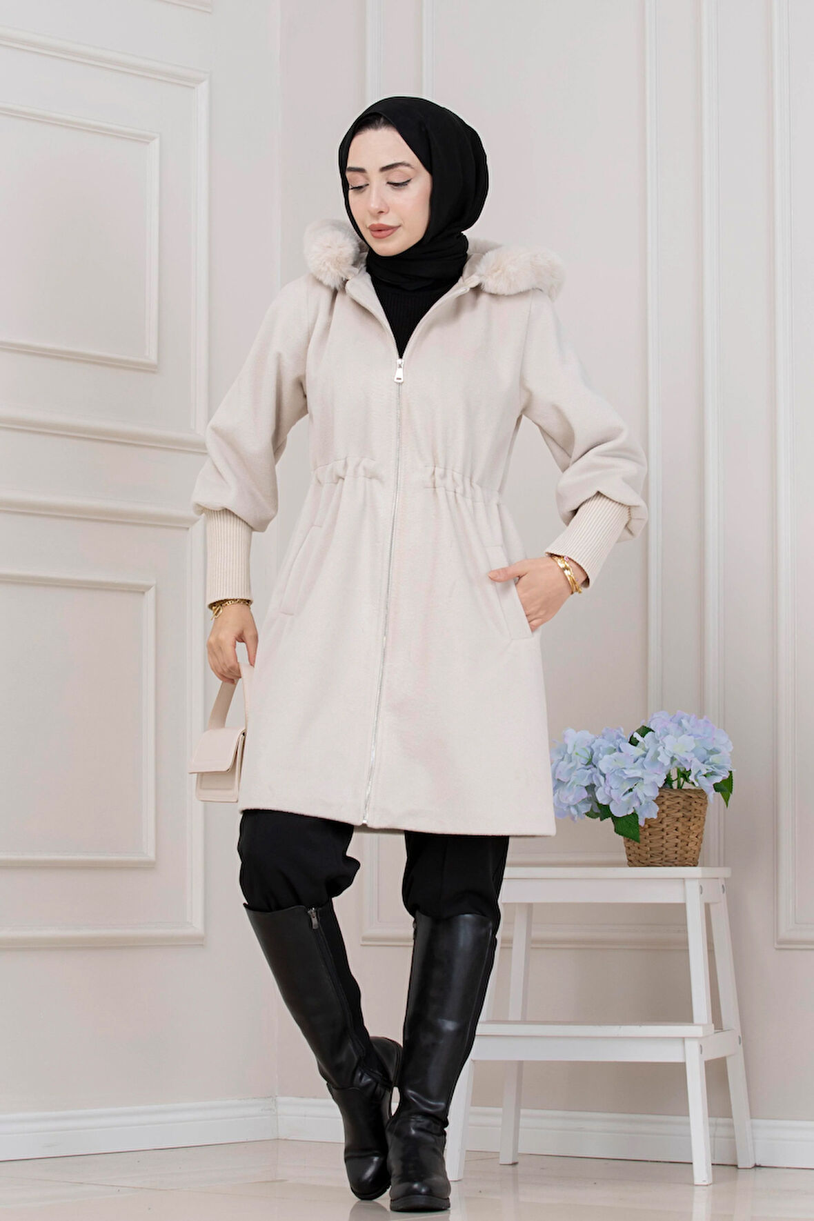 Beli İçten Tünelli Kapüşonlu Kap-TAŞ