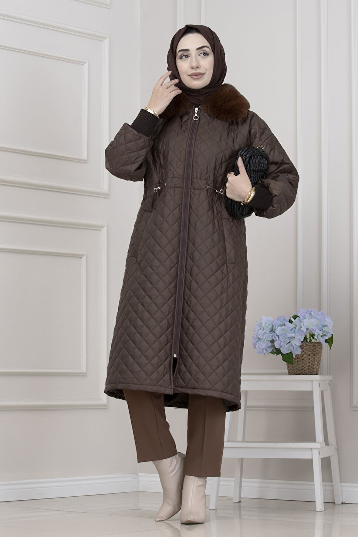 Yakası Kürklü Capitone Mont-KAHVERENGİ