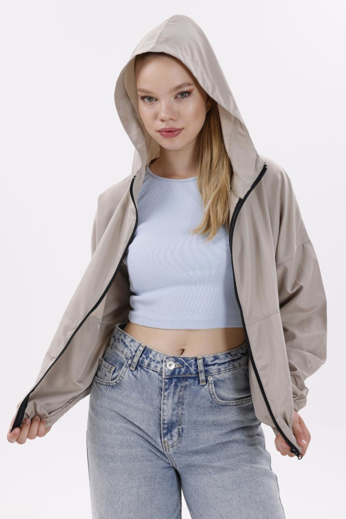 Kadın Kapüşonlu Su Ve Rüzgar Geçirmez Oversize Yağmurluk - Rüzgarlık