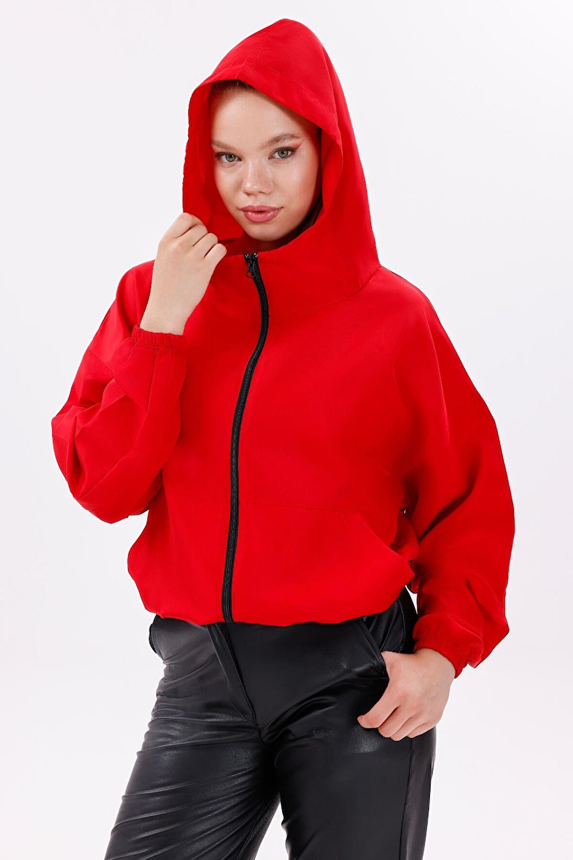 Kadın Kapüşonlu Su Ve Rüzgar Geçirmez Oversize Yağmurluk - Rüzgarlık