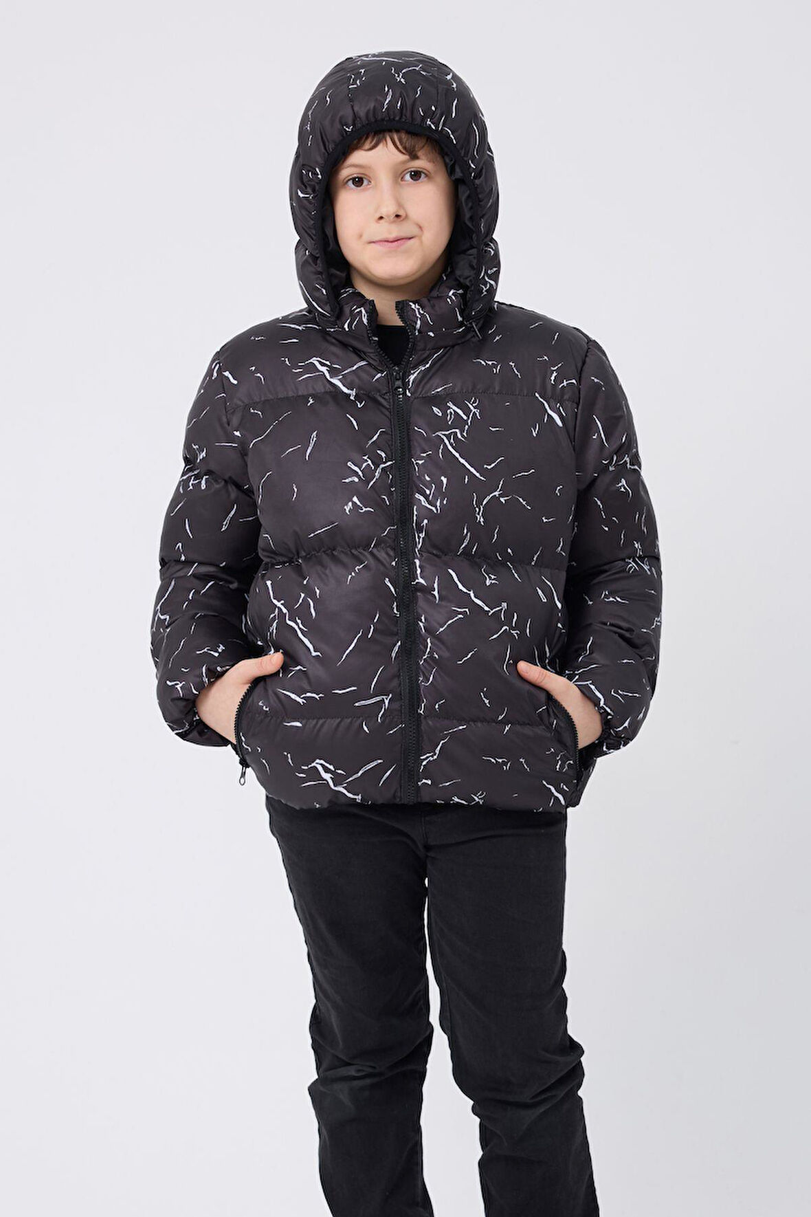 Spor Erkek Spor Çocuk Beyaz Çıkabilir Kapüşonlu Su ve Rüzgar Geçirmez Cepli   Mont & Kaban & Parka