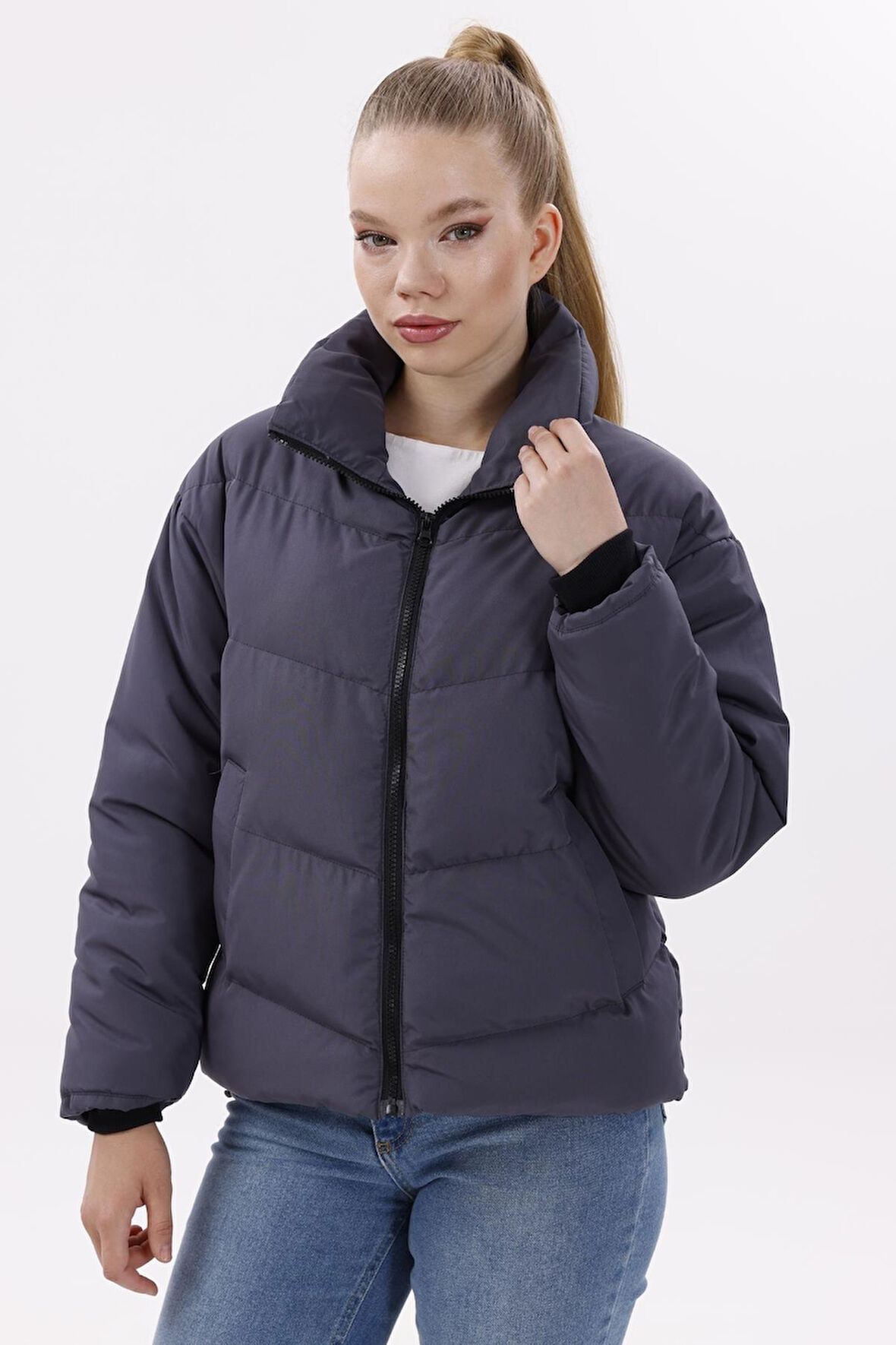 Kadın Dolgulu Puffer Mont - Yüksek Yaka, Suya dayanıklı