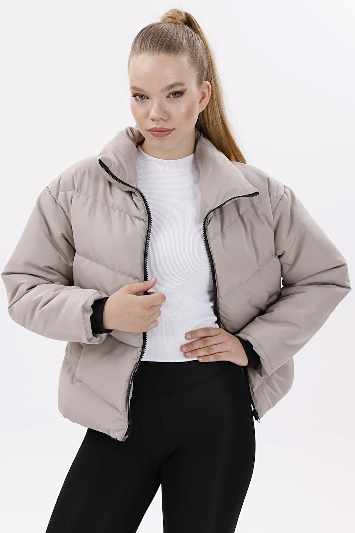 Kadın Dolgulu Puffer Mont - Yüksek Yaka, Suya dayanıklı