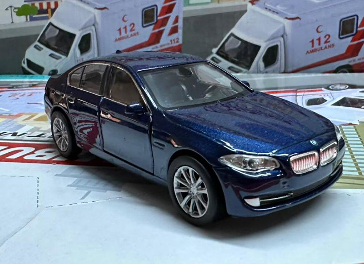 Oyuncak Metal Model Araba 1/36 Çek Bırak BMW 535İ Lacivert 