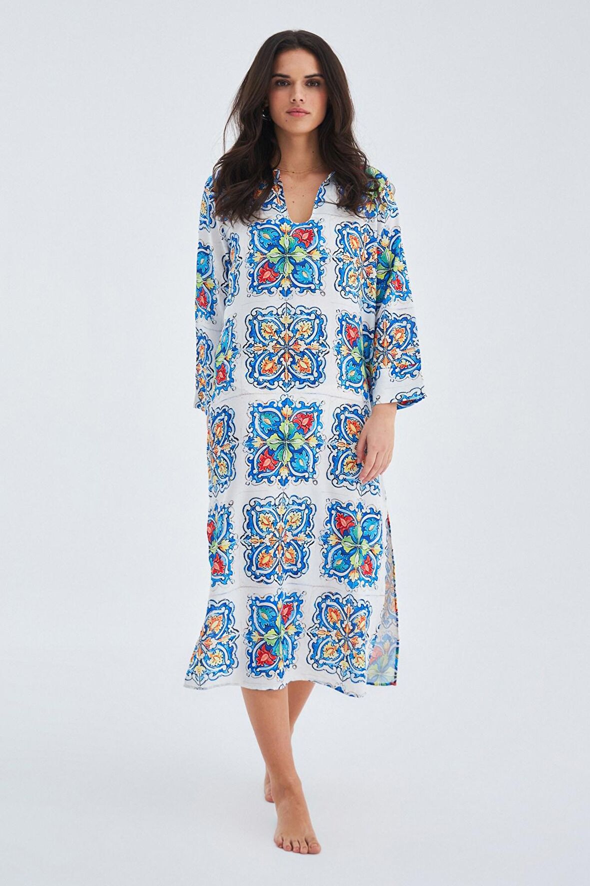 Peraluna RIA CAFTAN Çini Desenli 123 CM Derin Yırtmaçlı Saten Kadın Kaftan Çok Renkli