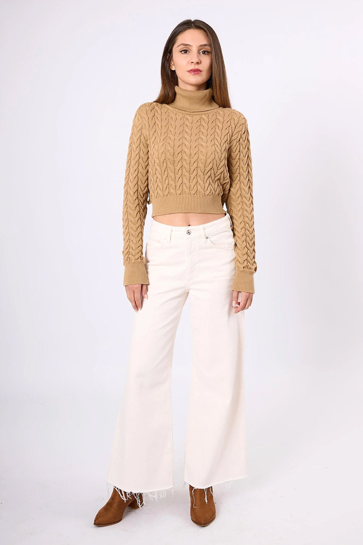 Peraluna Scarlett Saç Örgülü Krop Kesim Kadın Triko Kazak - Camel