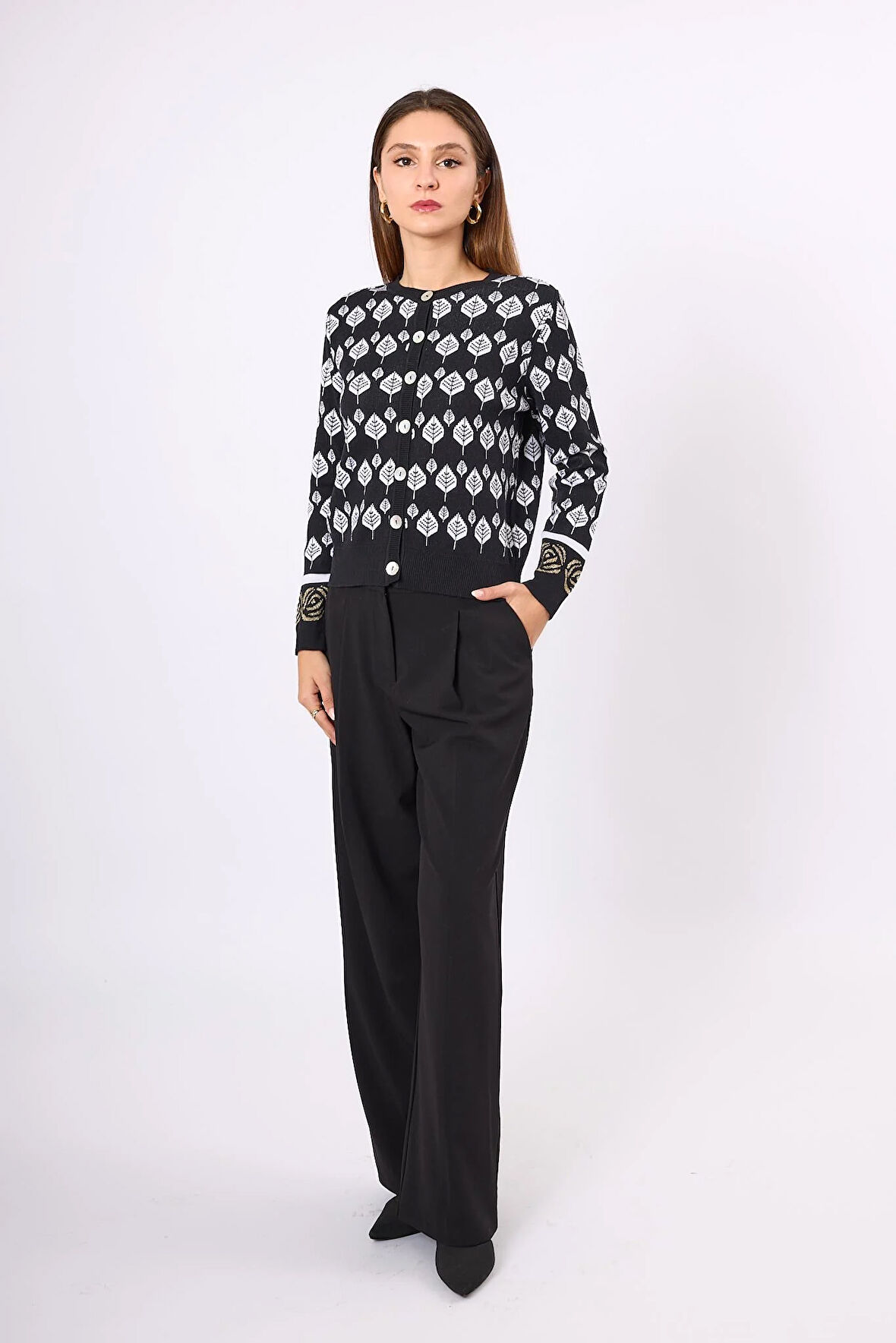 Peraluna Thelma Yaprak Jakarlı Kadın Triko Hirka - Siyah/Ekru