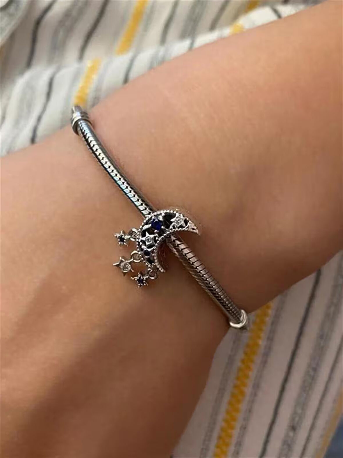 Yıldız ve Yeni Ay Sallantılı Gümüş Charm