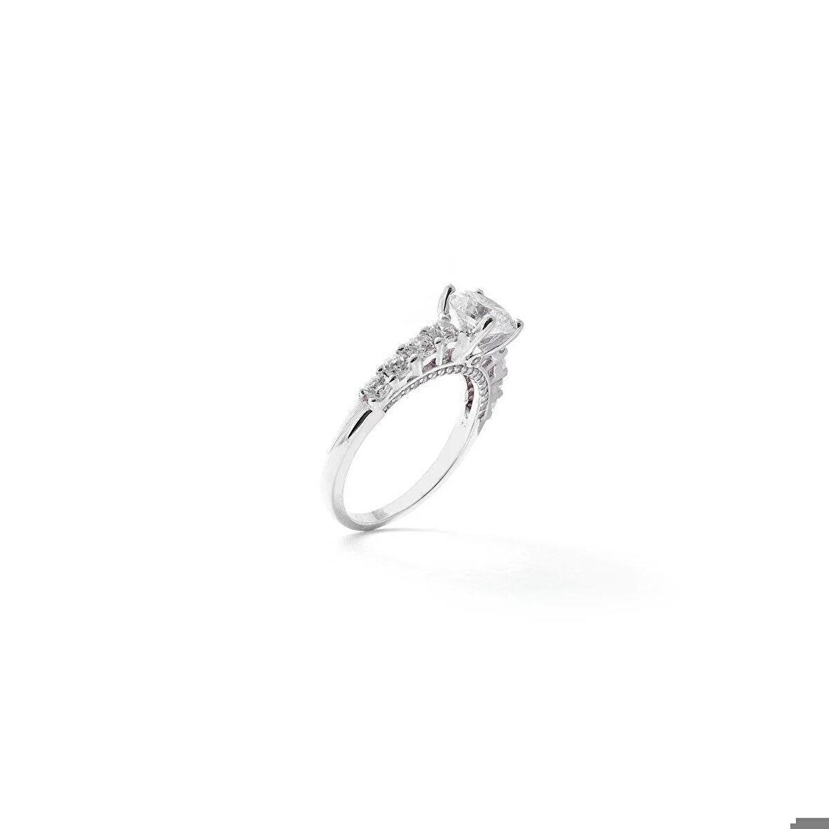 Gümüş İthal Ve Kararma Yapmaz Swarovski Taş Tektaş Yüzük