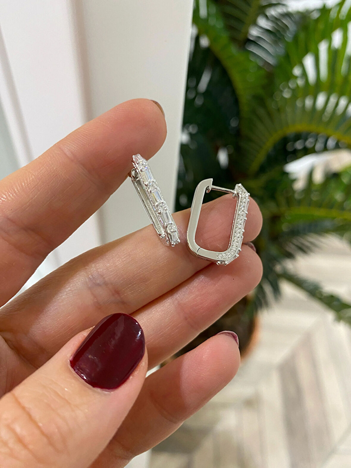 Kadın Gümüş İthal Baget Taşlı Küpe