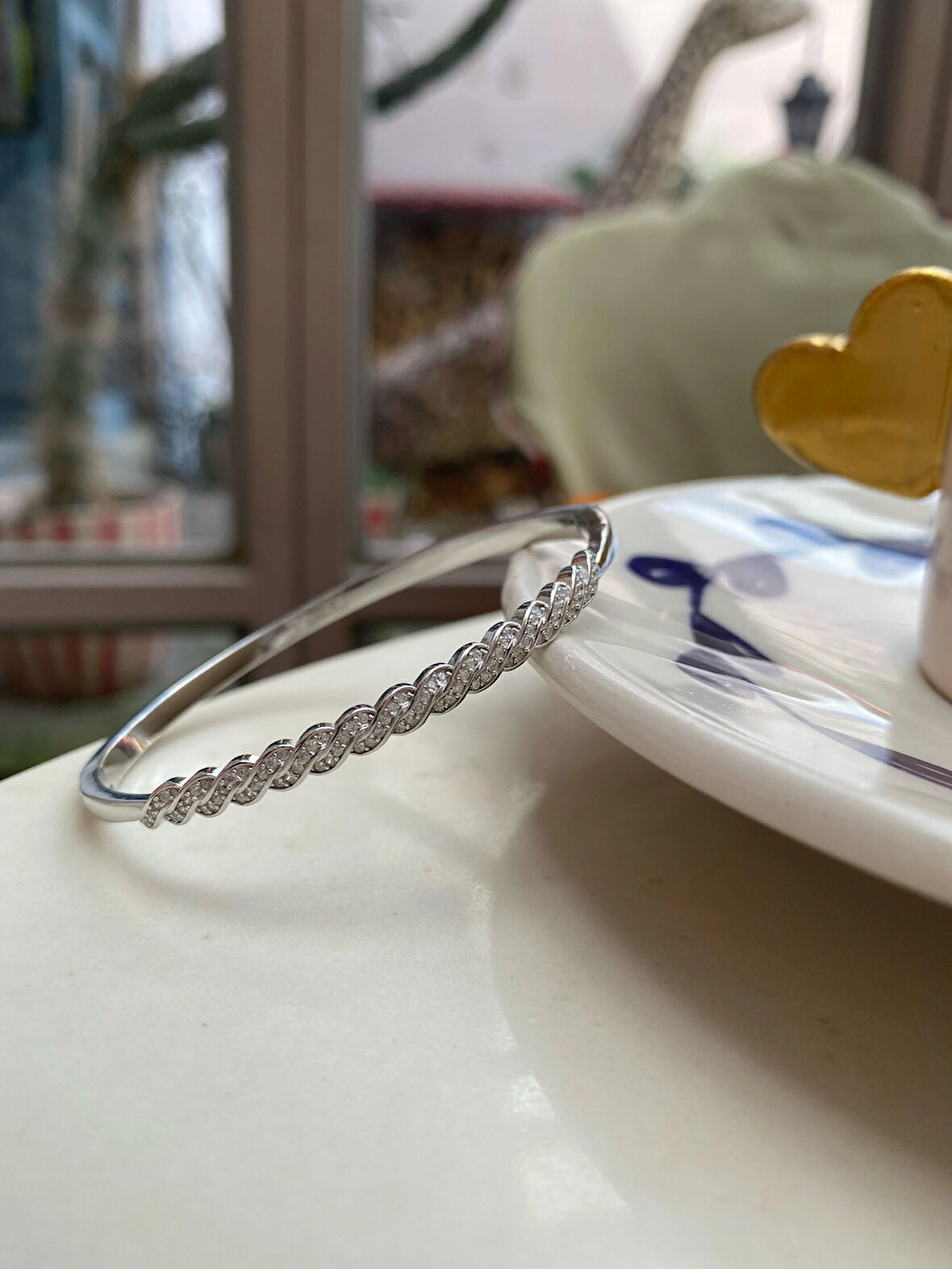 Kadın Gümüş İthal Zİrkon Taşlı Burma Model Kelepçe 