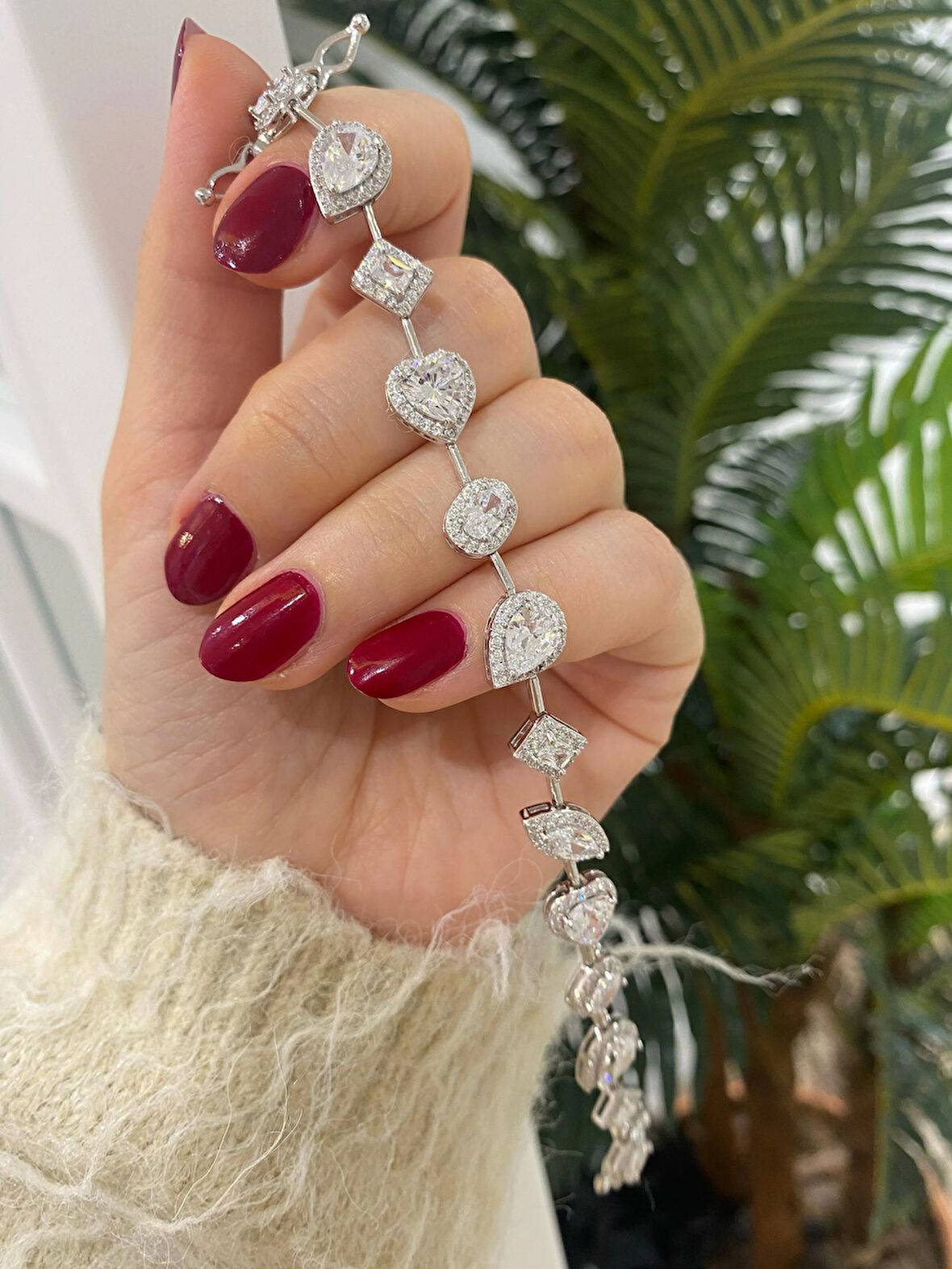 Kadın Gümüş İthal Zirkon Taşlı Tasarım Bileklik