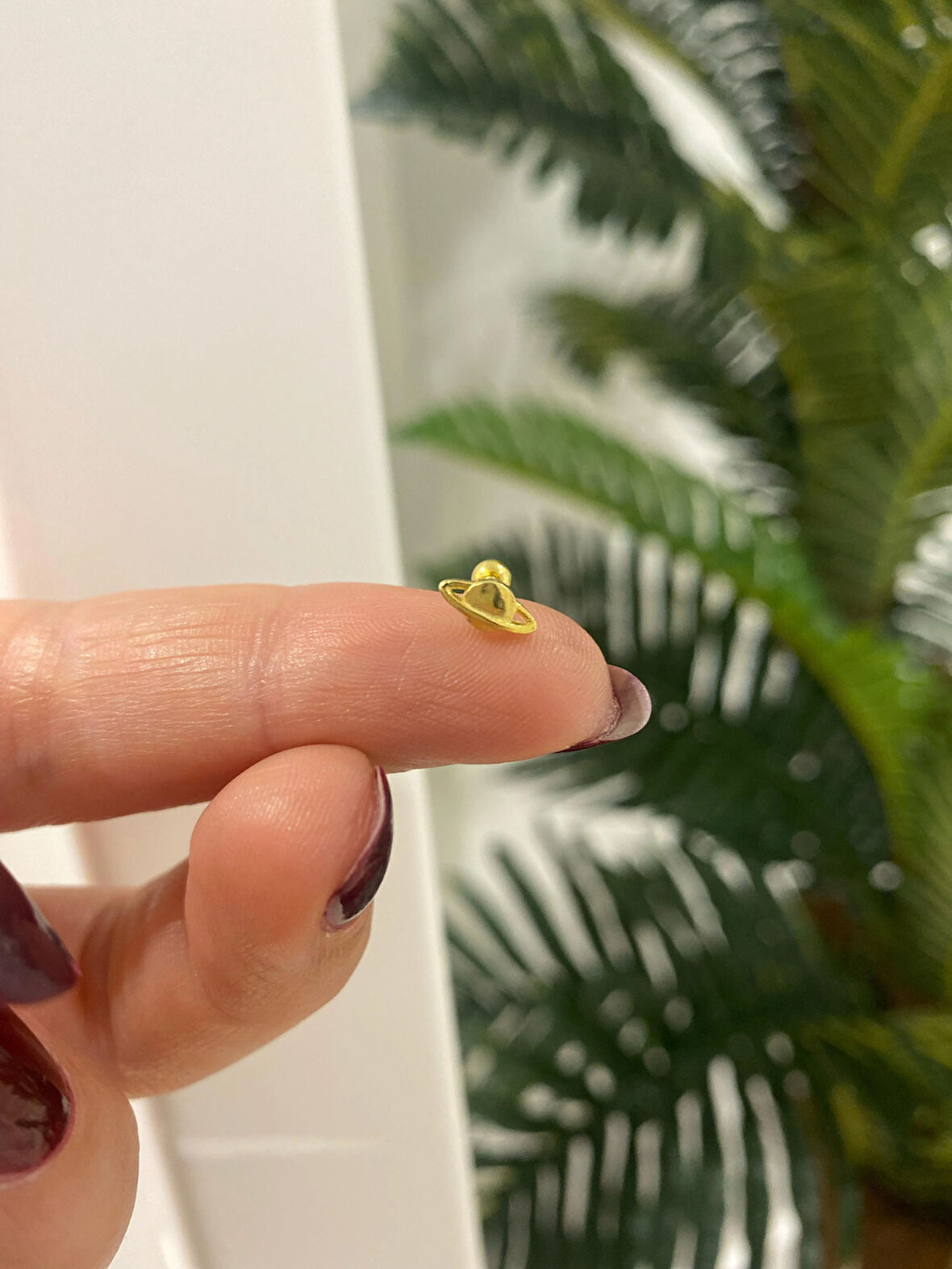 Kadın Gümüş Gezegen Tragus