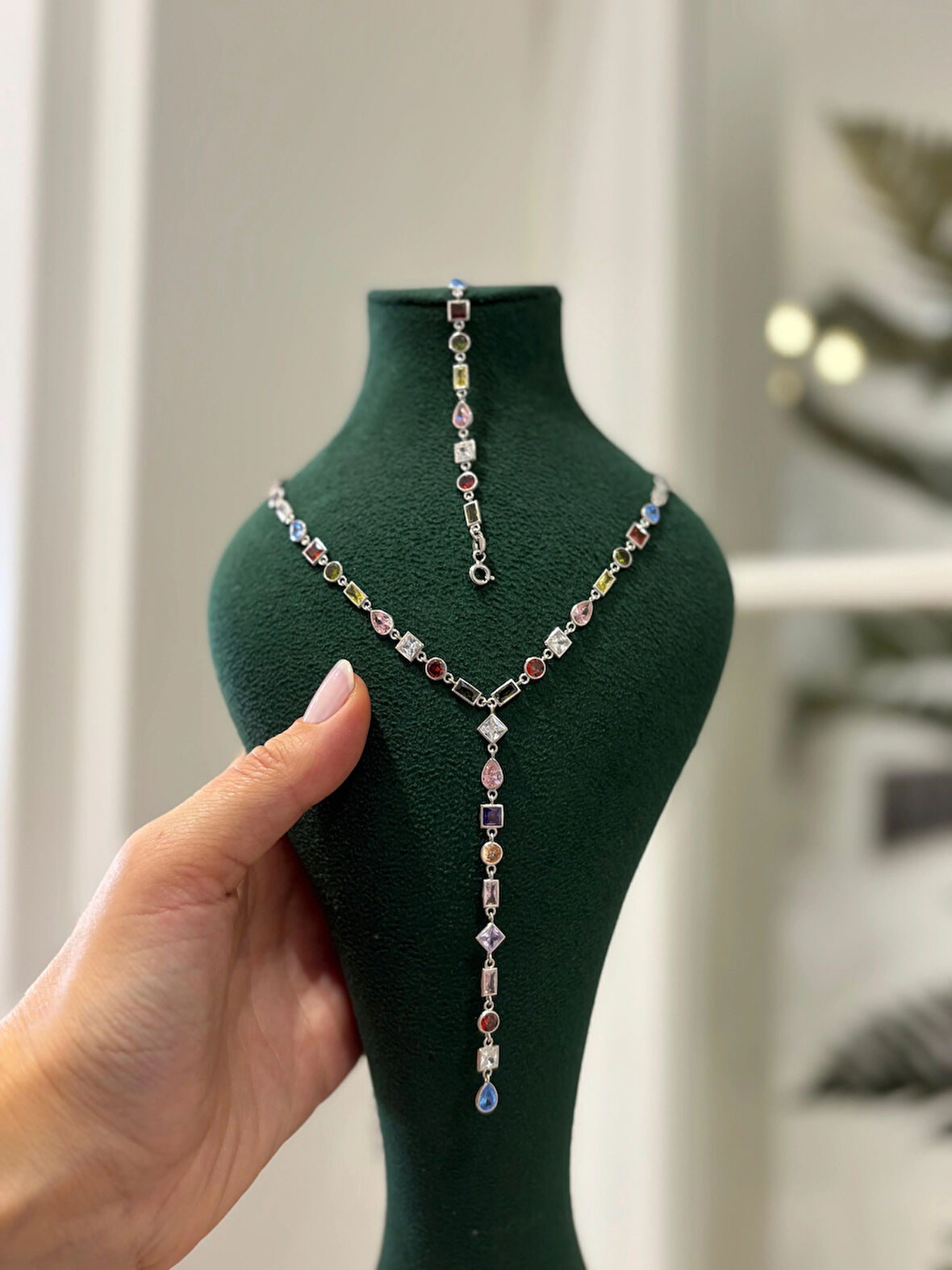 Kadın Gümüş Renkli Taşlı Y Kolye ve Bileklik 