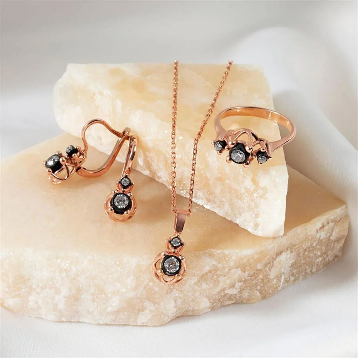 Kadın Gümüş Elmas Montür Görünümlü Set