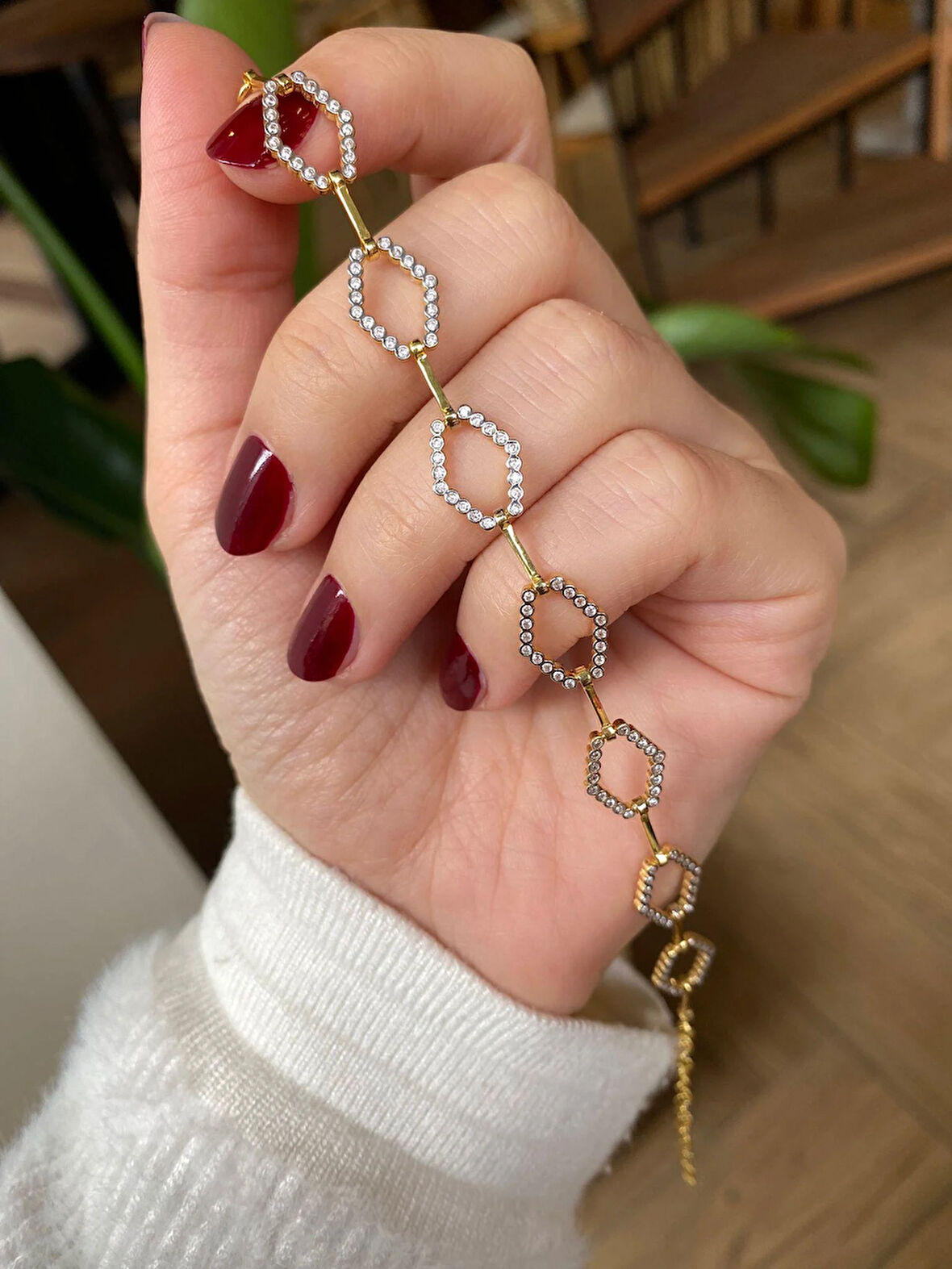 Kadın Gümüş Zirkon Taşlı Tasarım Bileklik