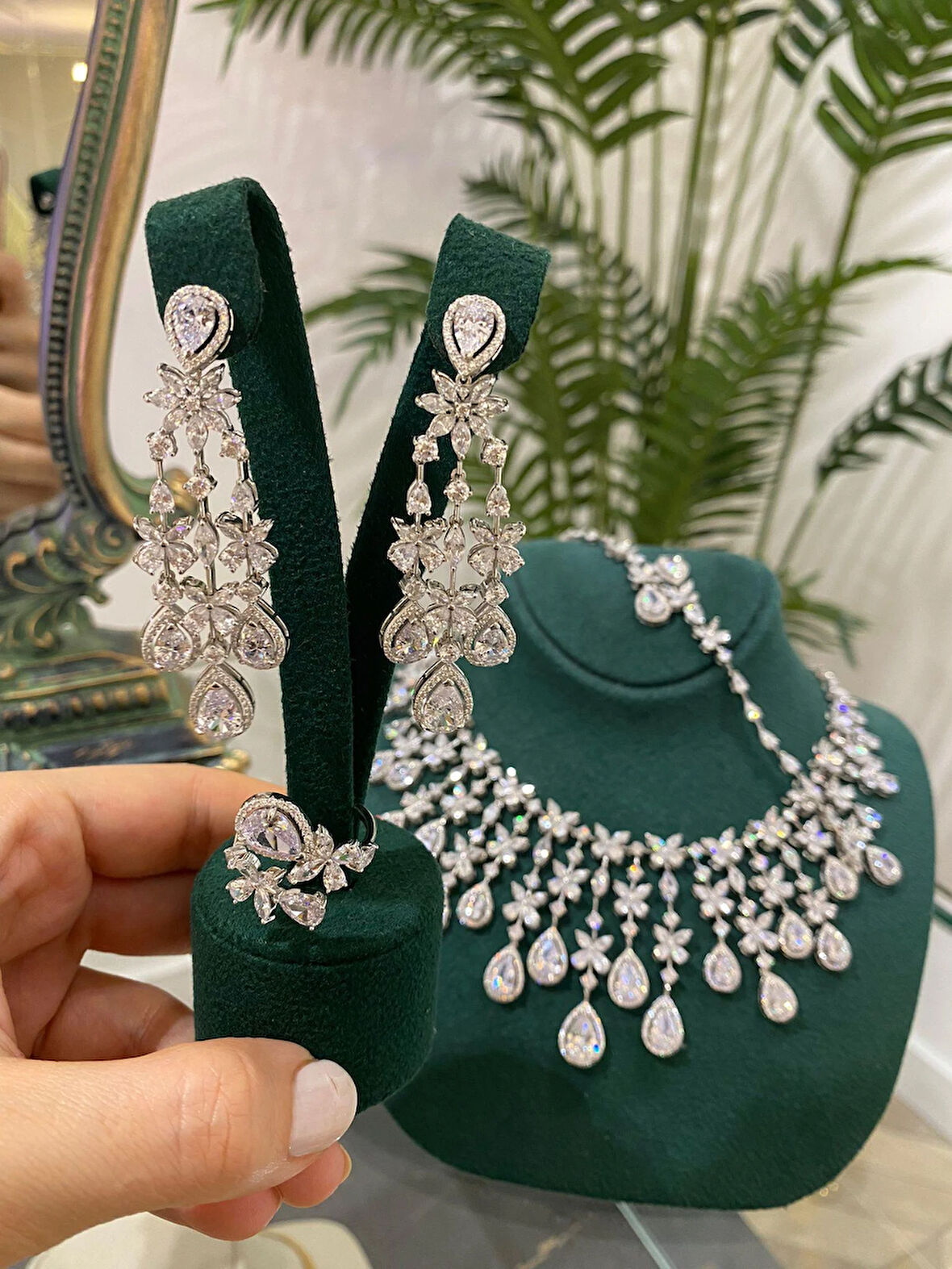 Kadın Gümüş Damla Model Zirkon Taşlı Düğün Set Takımı