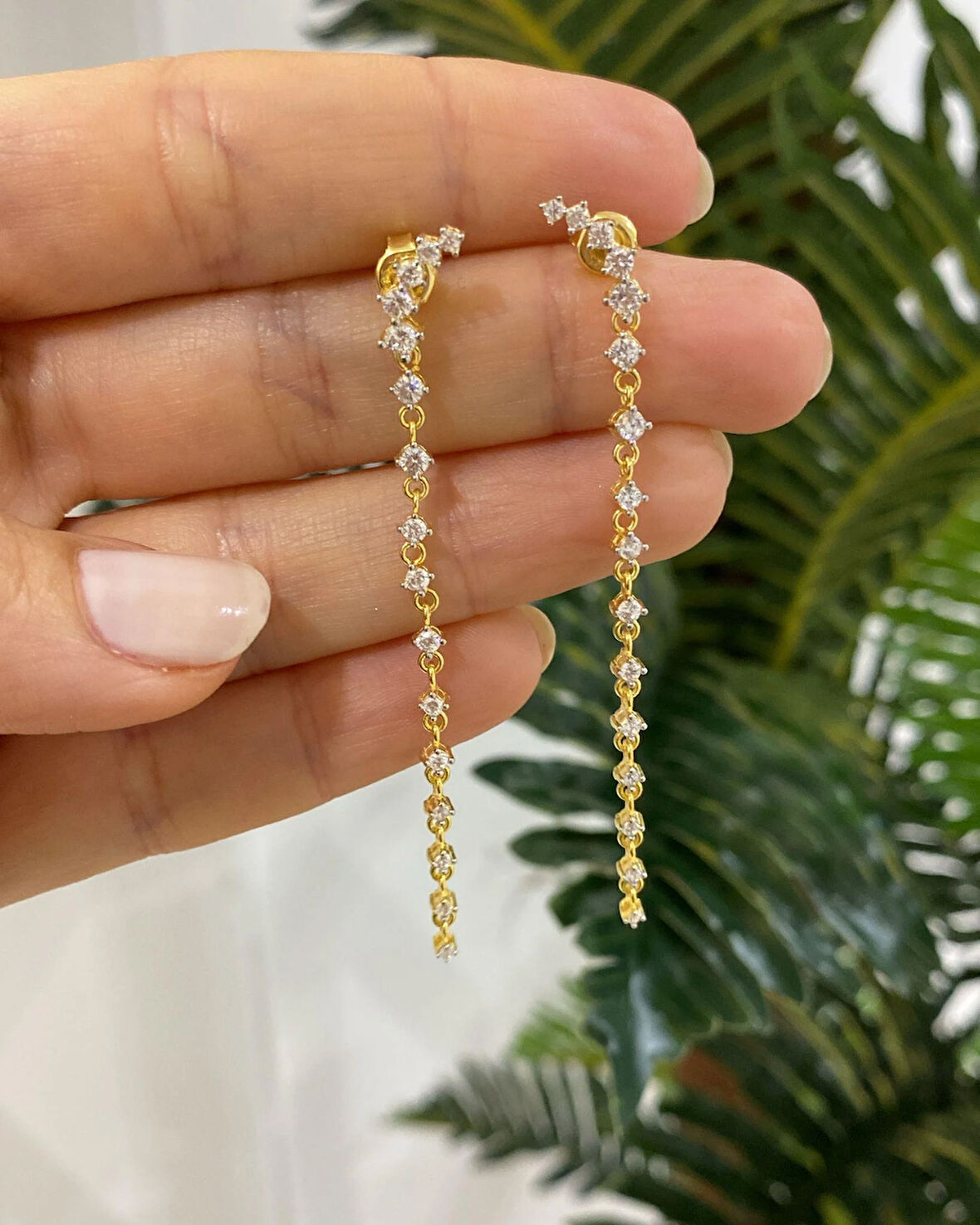 Kadın Gümüş Zirkon Taşlı Vidalı Zincir Küpe