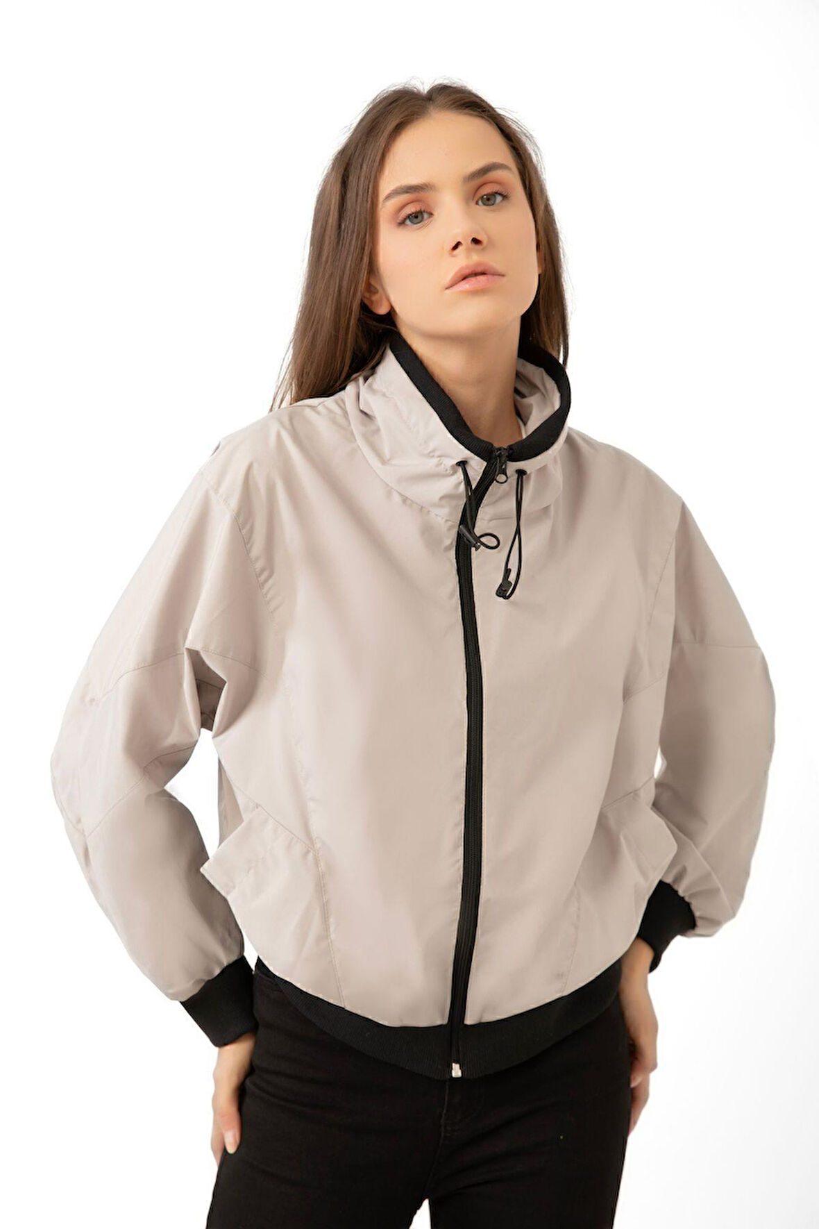 Kadın Dik Yaka Su ve Rüzgar Geçirmez Oversize Crop Mevsimlik Yağmurluk Rüzgarlık