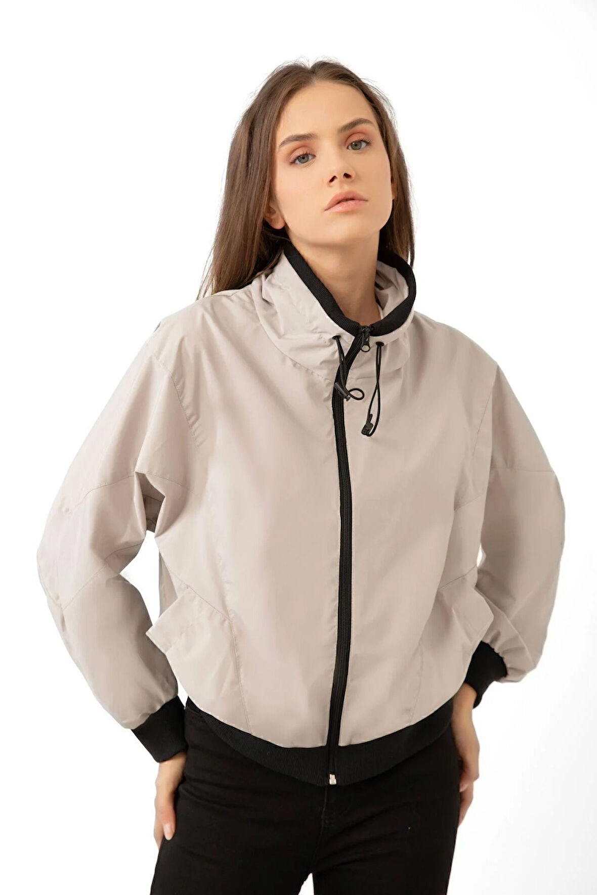 Kadın Dik Yaka Su ve Rüzgar Geçirmez Oversize Crop Mevsimlik Yağmurluk Rüzgarlık