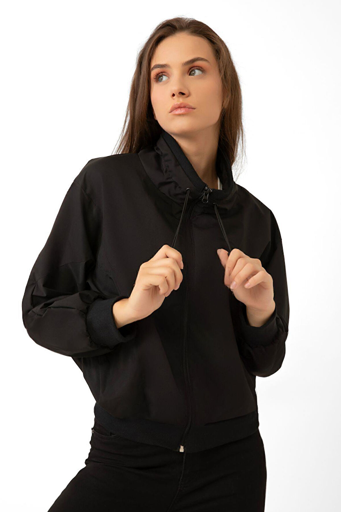 Kadın Dik Yaka Su ve Rüzgar Geçirmez Oversize Crop Mevsimlik Yağmurluk Rüzgarlık