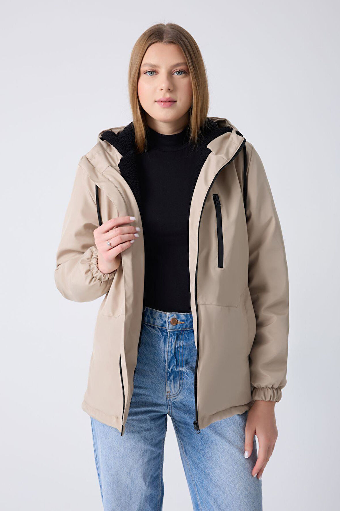 Kadın Kürklü Su Ve Rüzgar Geçirmez Kapüşonlu Kışlık Mont & Kaban & Parka