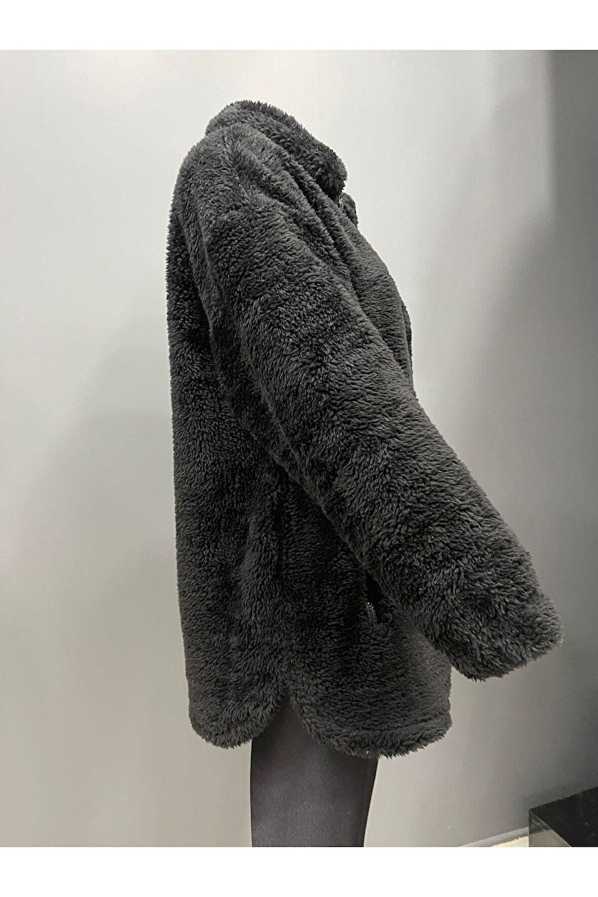 Spor Kadın Peluş Rüzgar Geçirmez Welsoft Çift Cepli Kışlık Mont Kaban