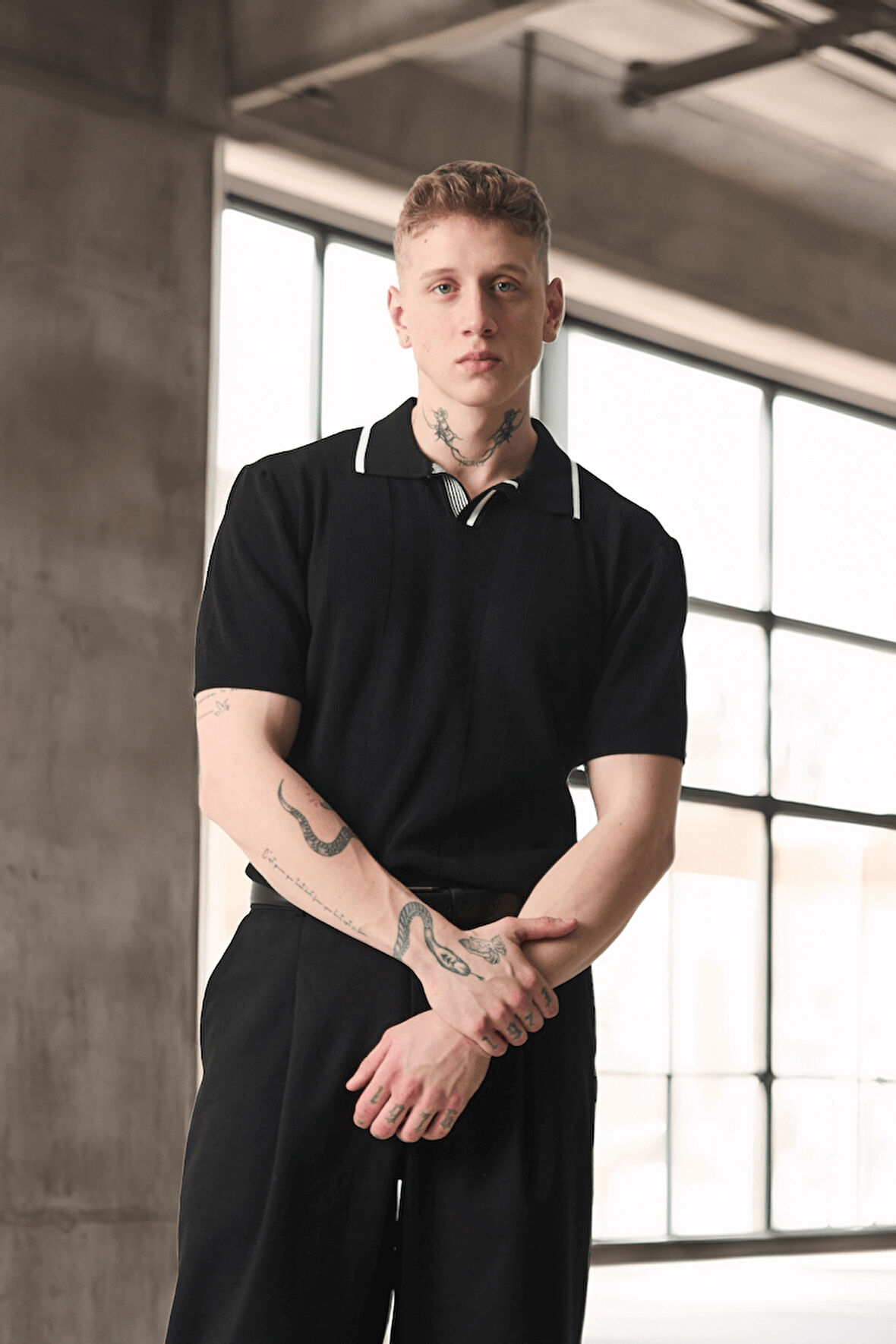 Yakası Şeritli Viskon Polo Yaka Triko Erkek T-Shirt - Siyah